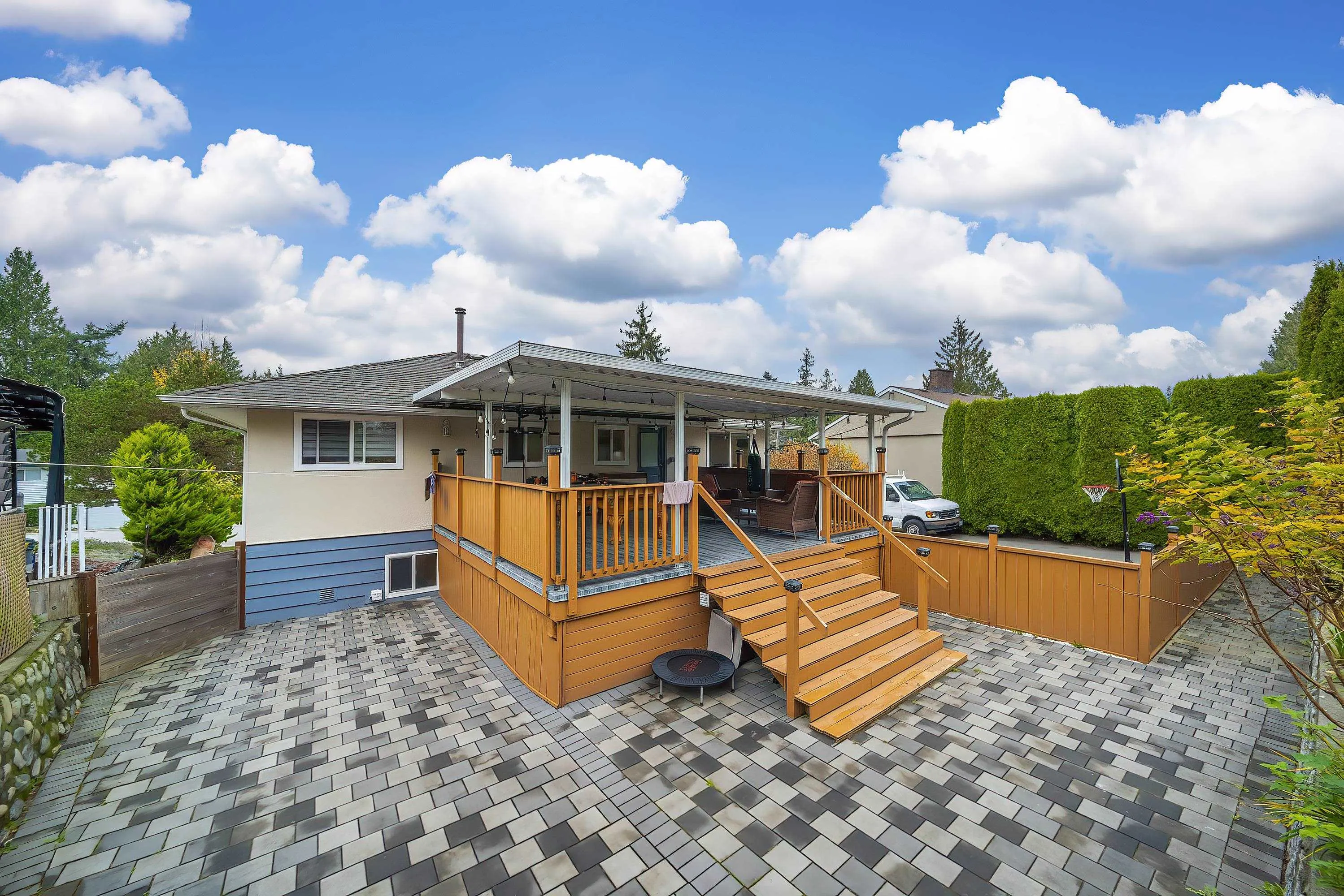9476 Dawson Crescent