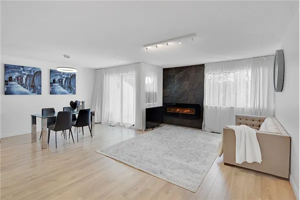 1220 Falcon Drive #208