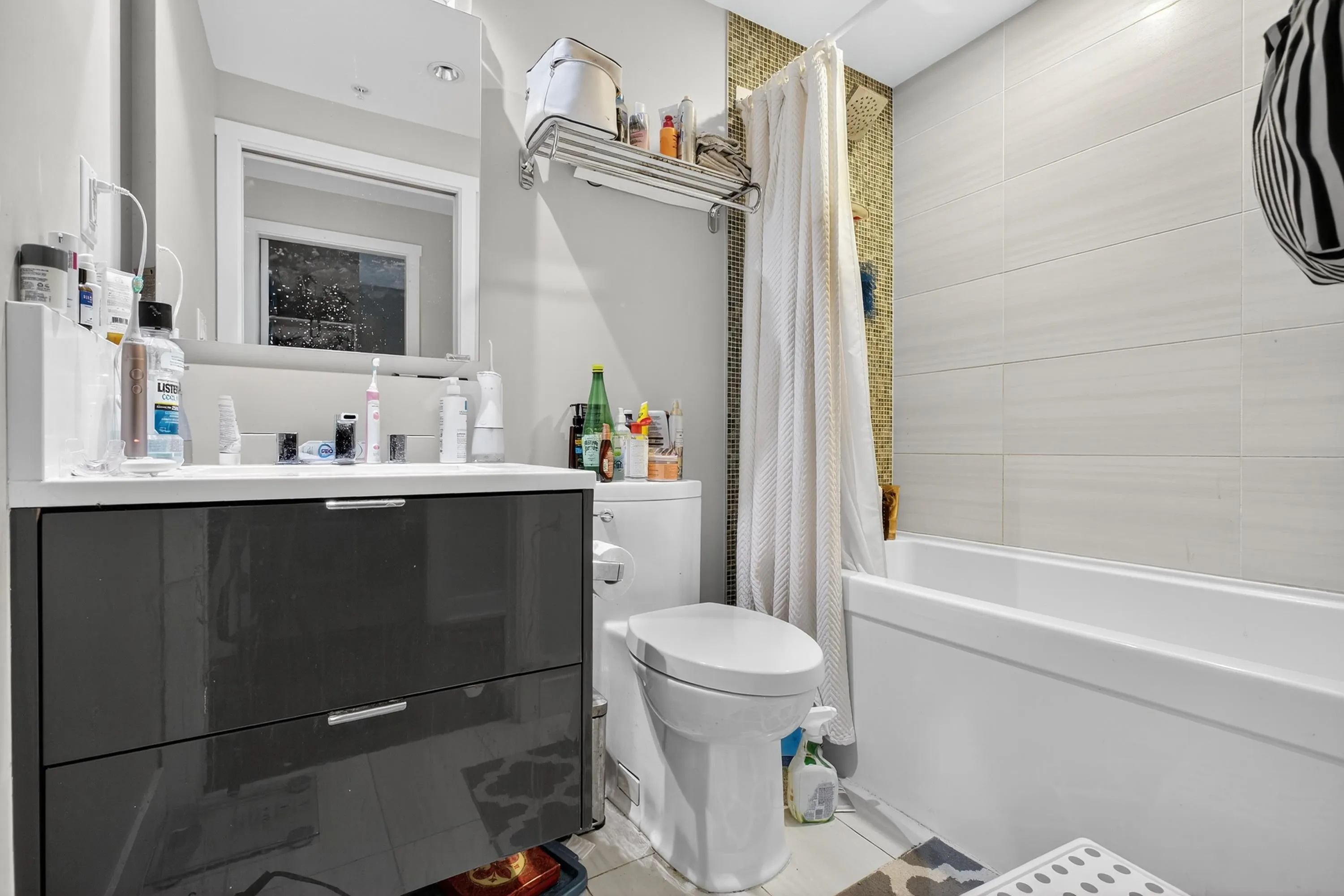 1777 W 7th Avenue #210