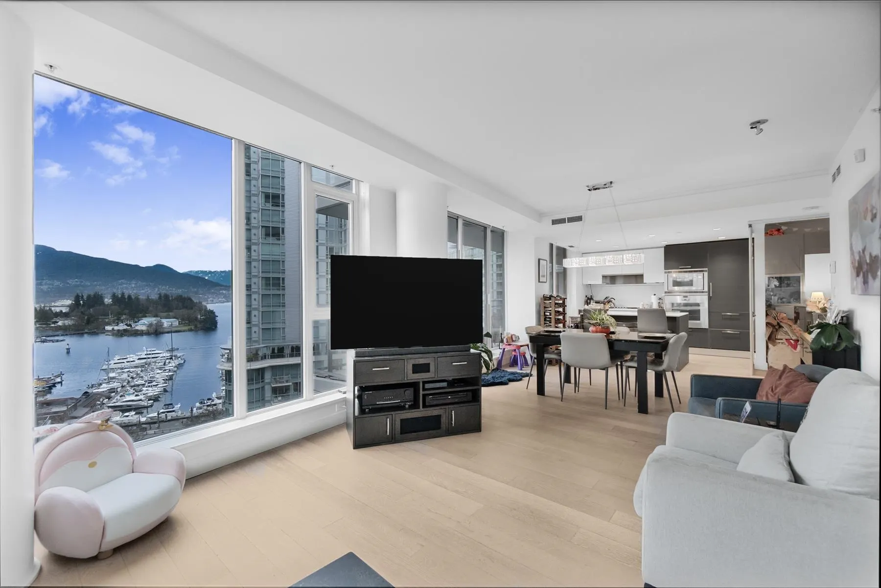 1499 W Pender Street #1201