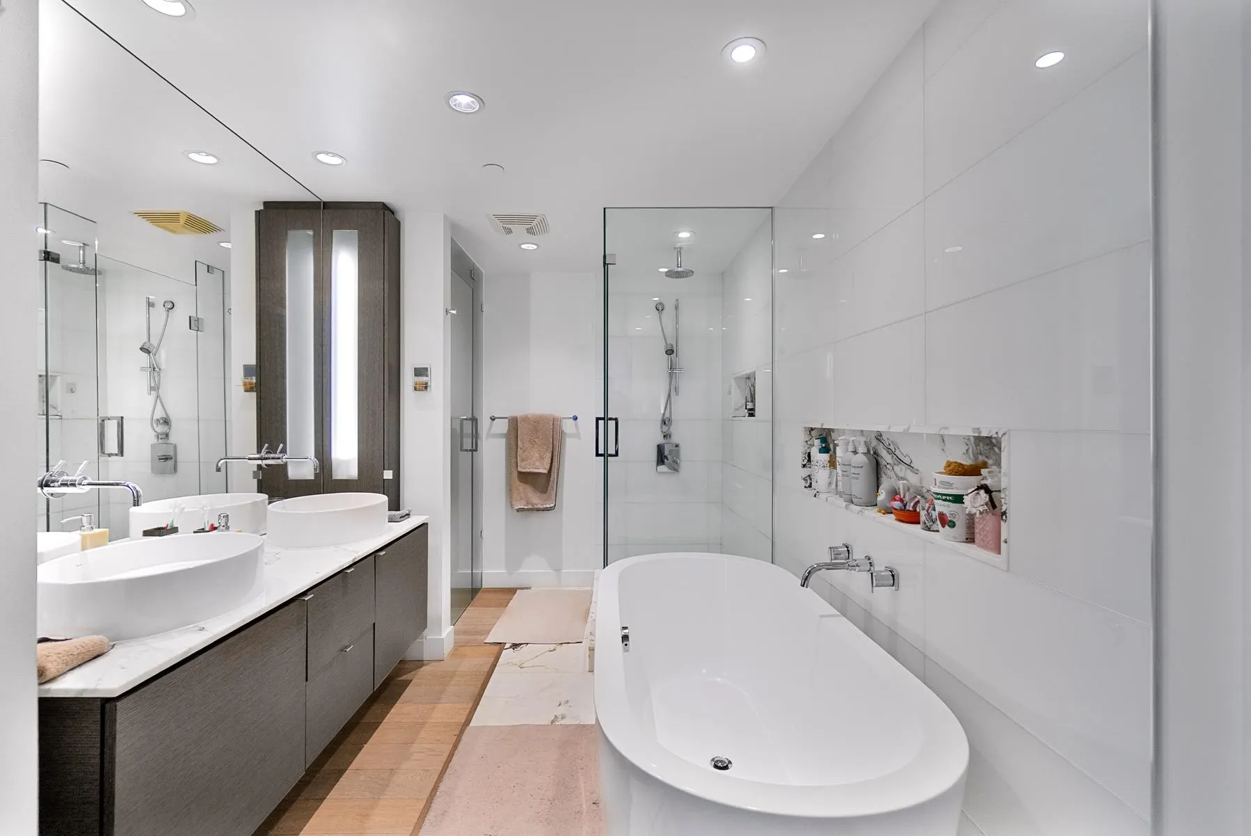 1499 W Pender Street #1201