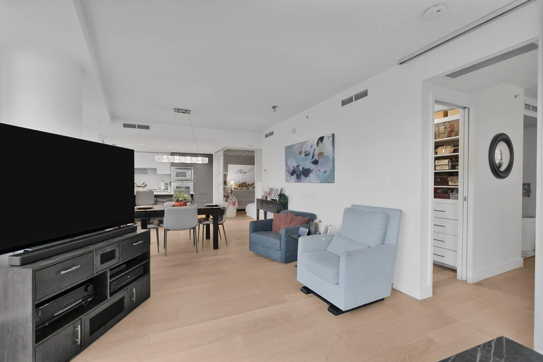 1499 W Pender Street #1201