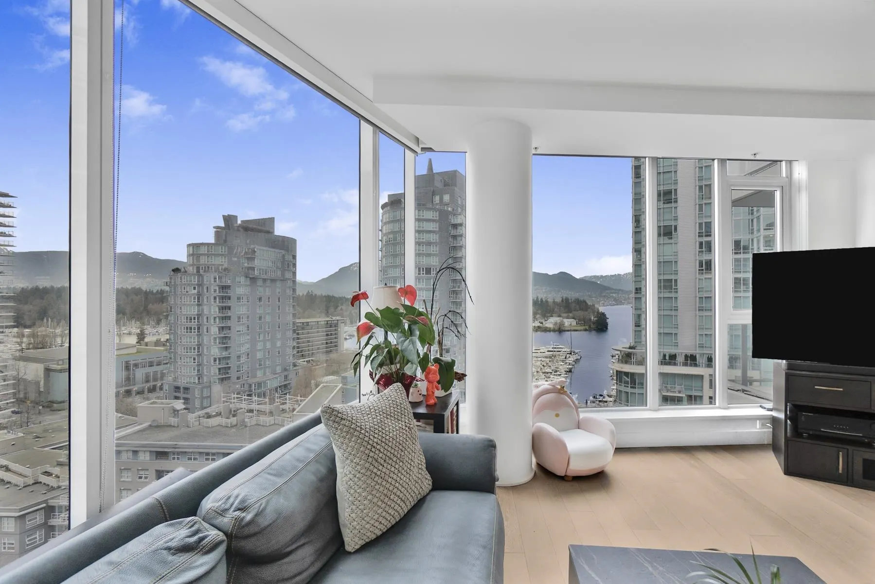 1499 W Pender Street #1201