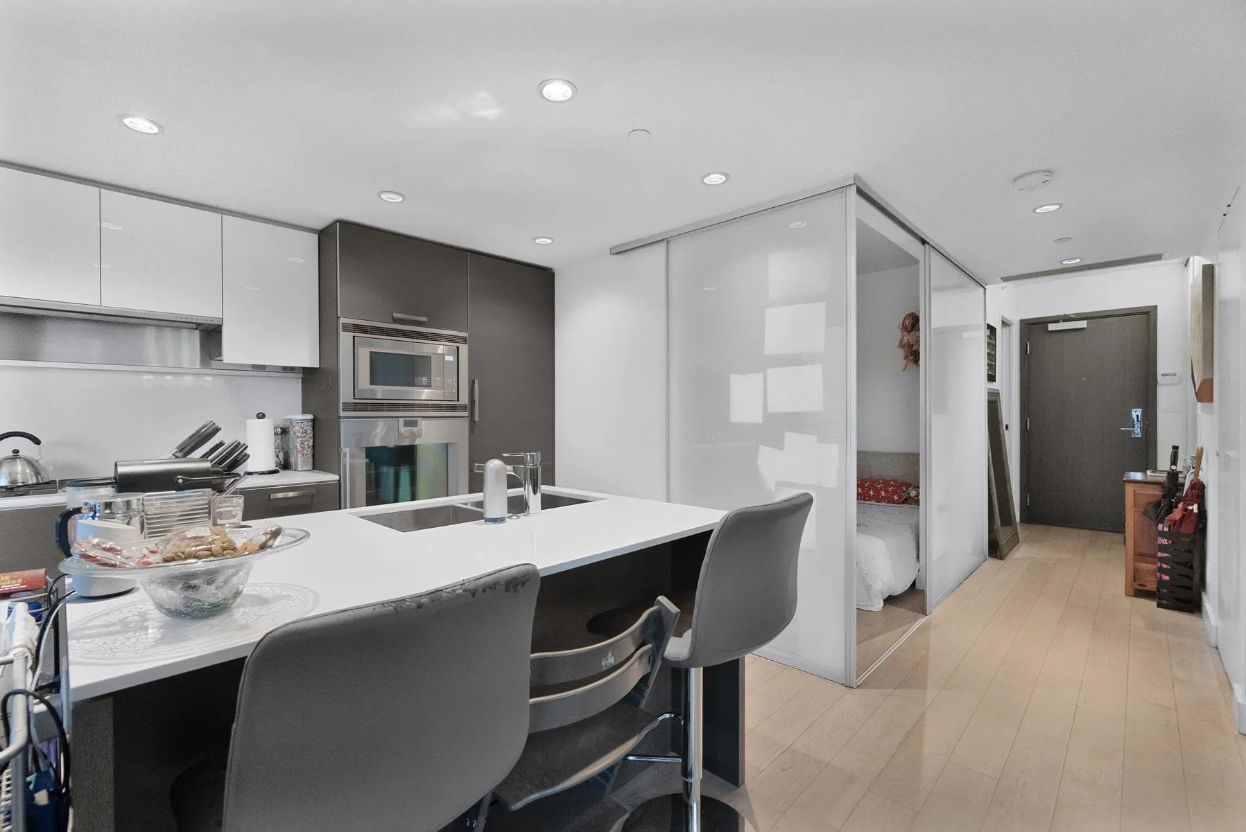 1499 W Pender Street #1201