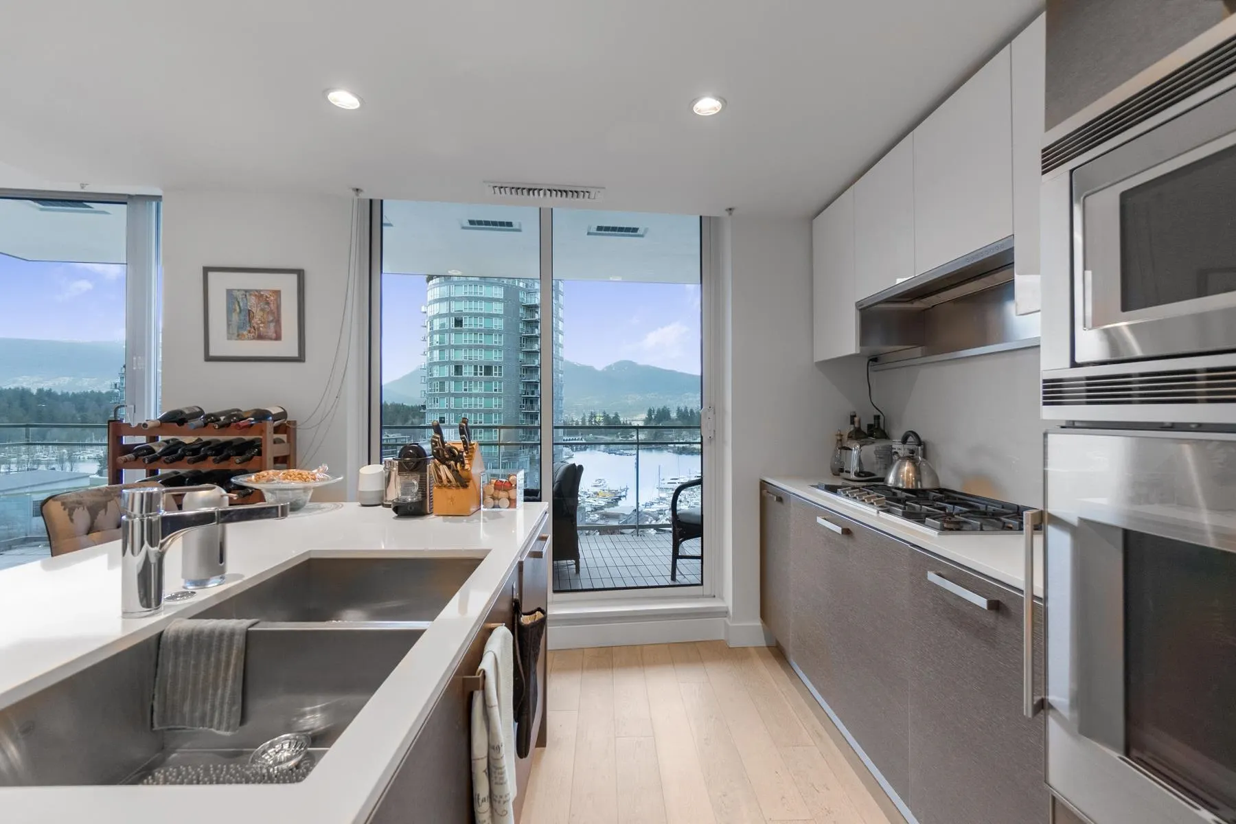 1499 W Pender Street #1201