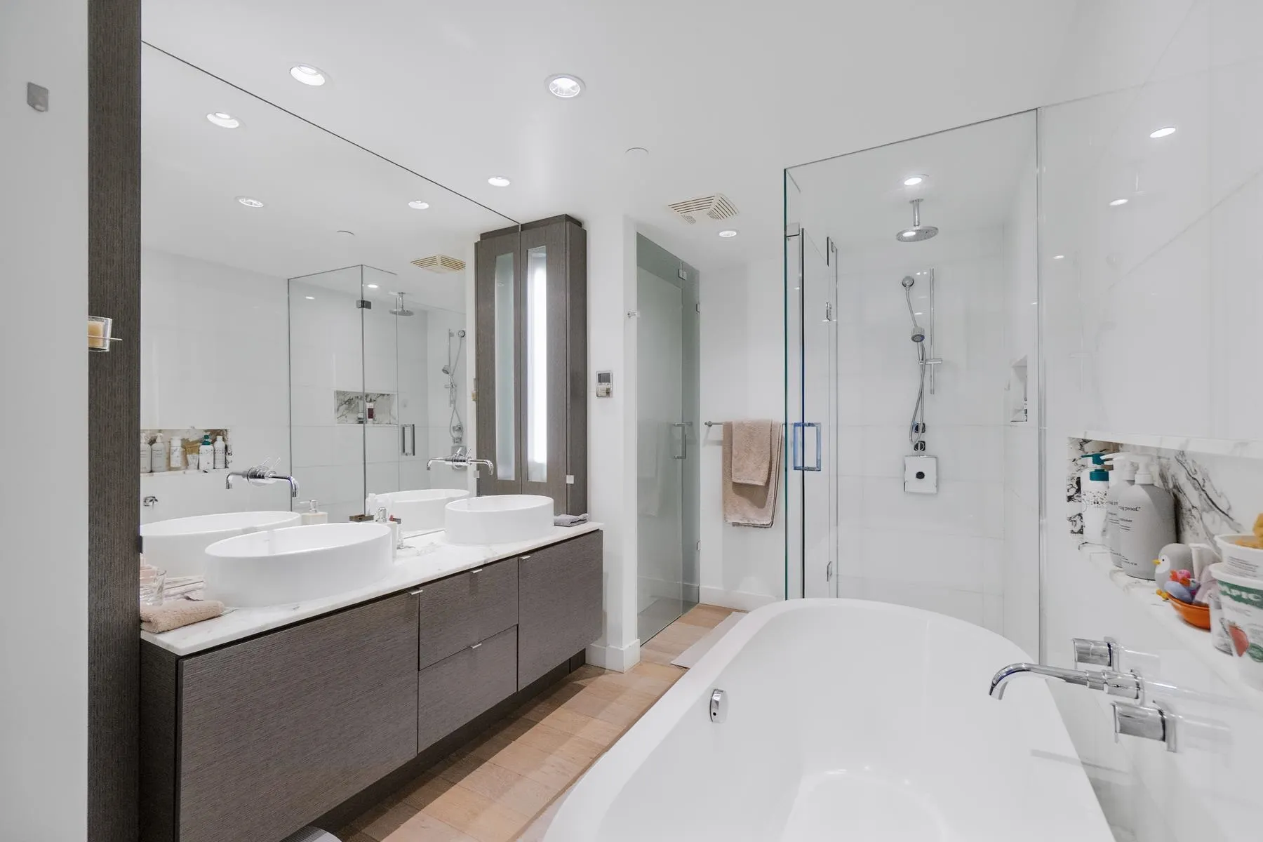 1499 W Pender Street #1201