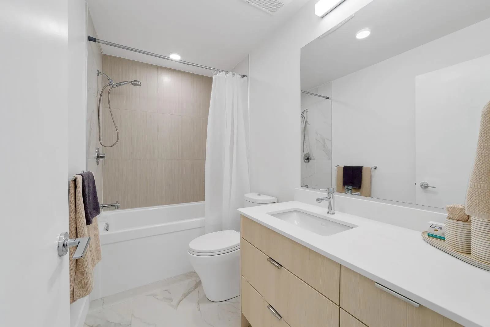 1792 Starling Drive #226