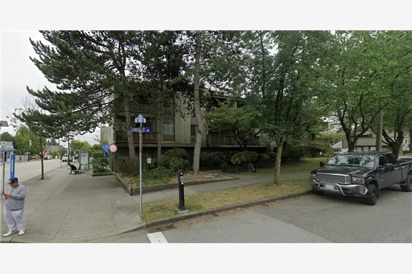 1202 London Street #117