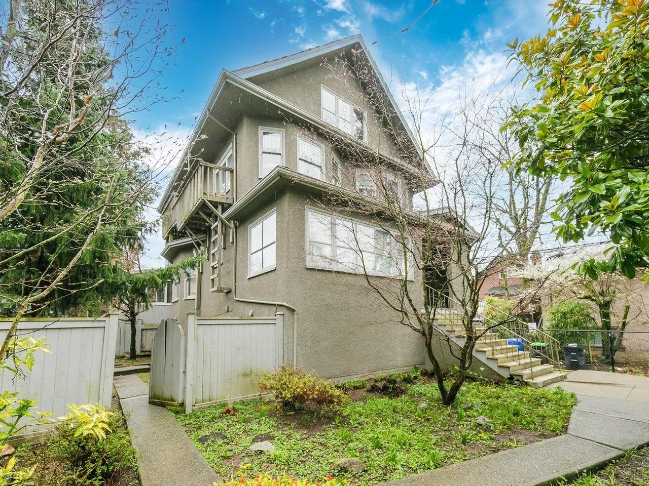 482 W 17th Avenue