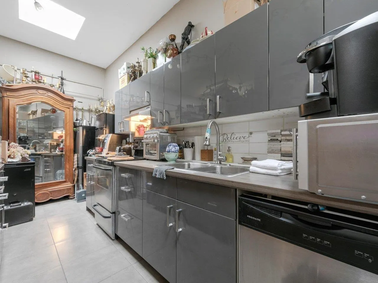 482 W 17th Avenue