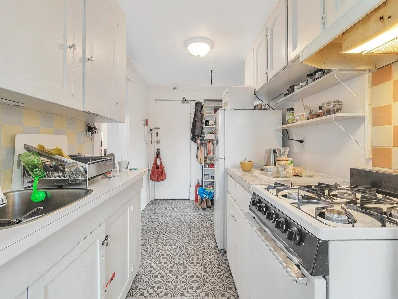 482 W 17th Avenue