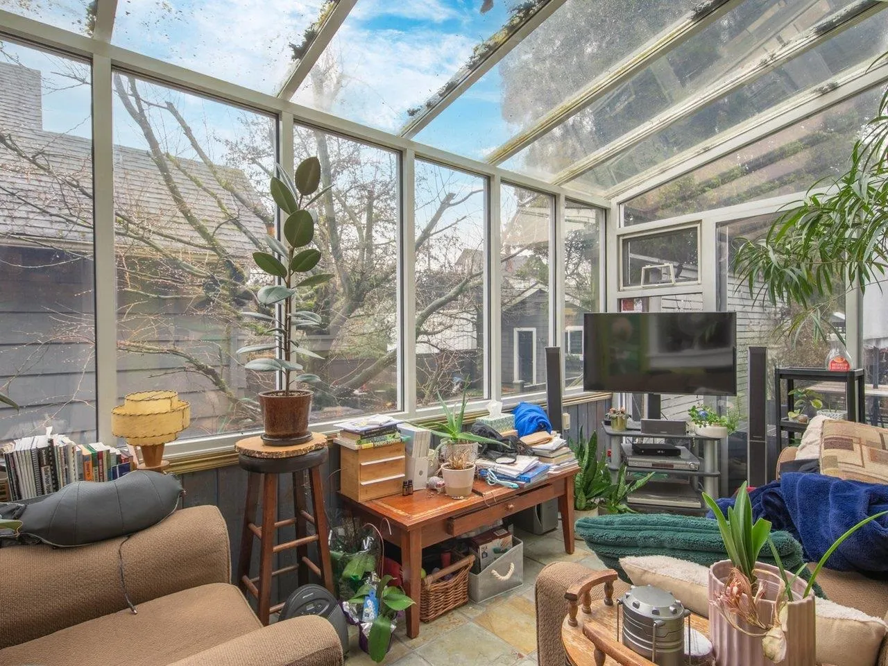 482 W 17th Avenue