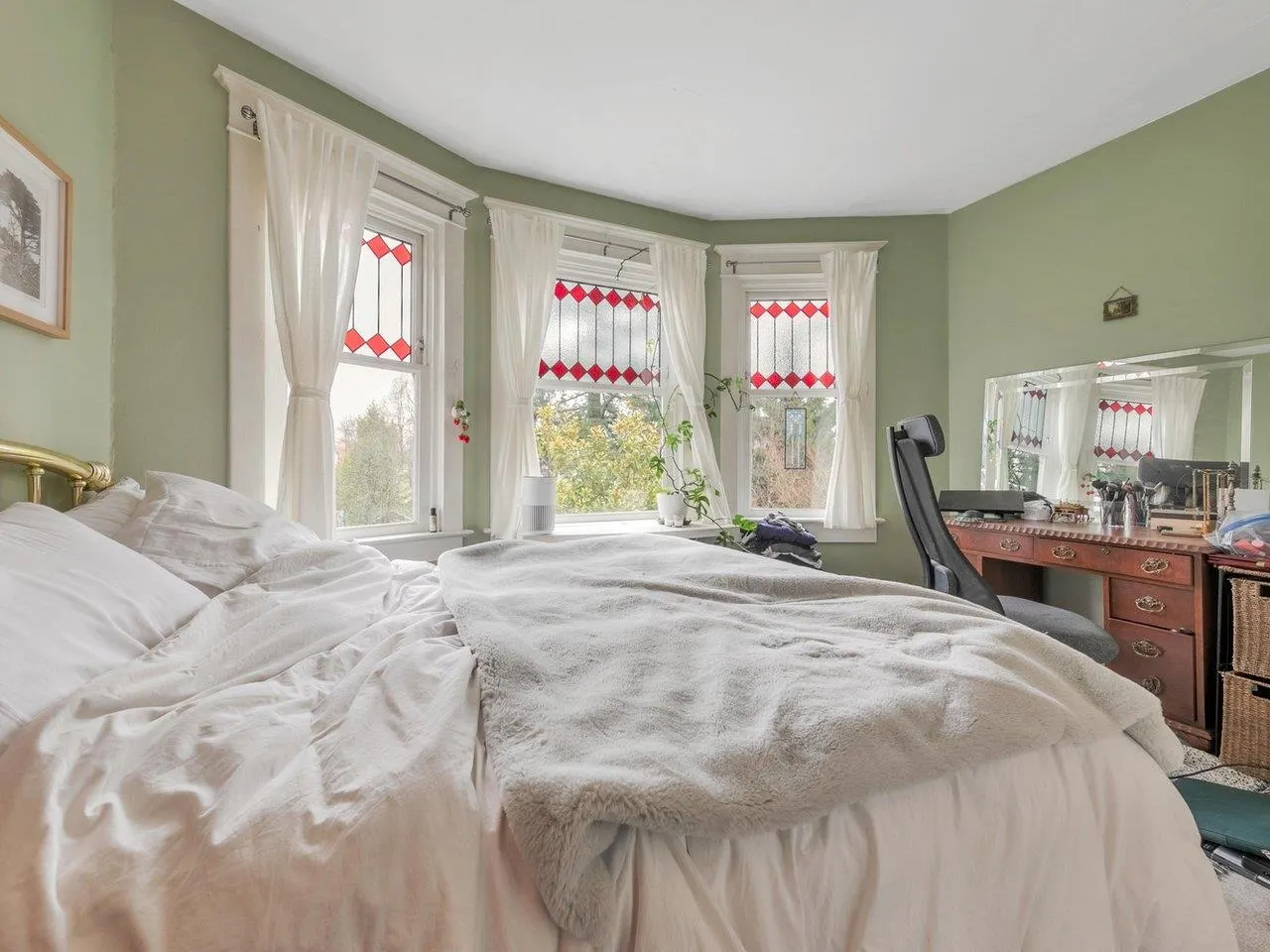 482 W 17th Avenue