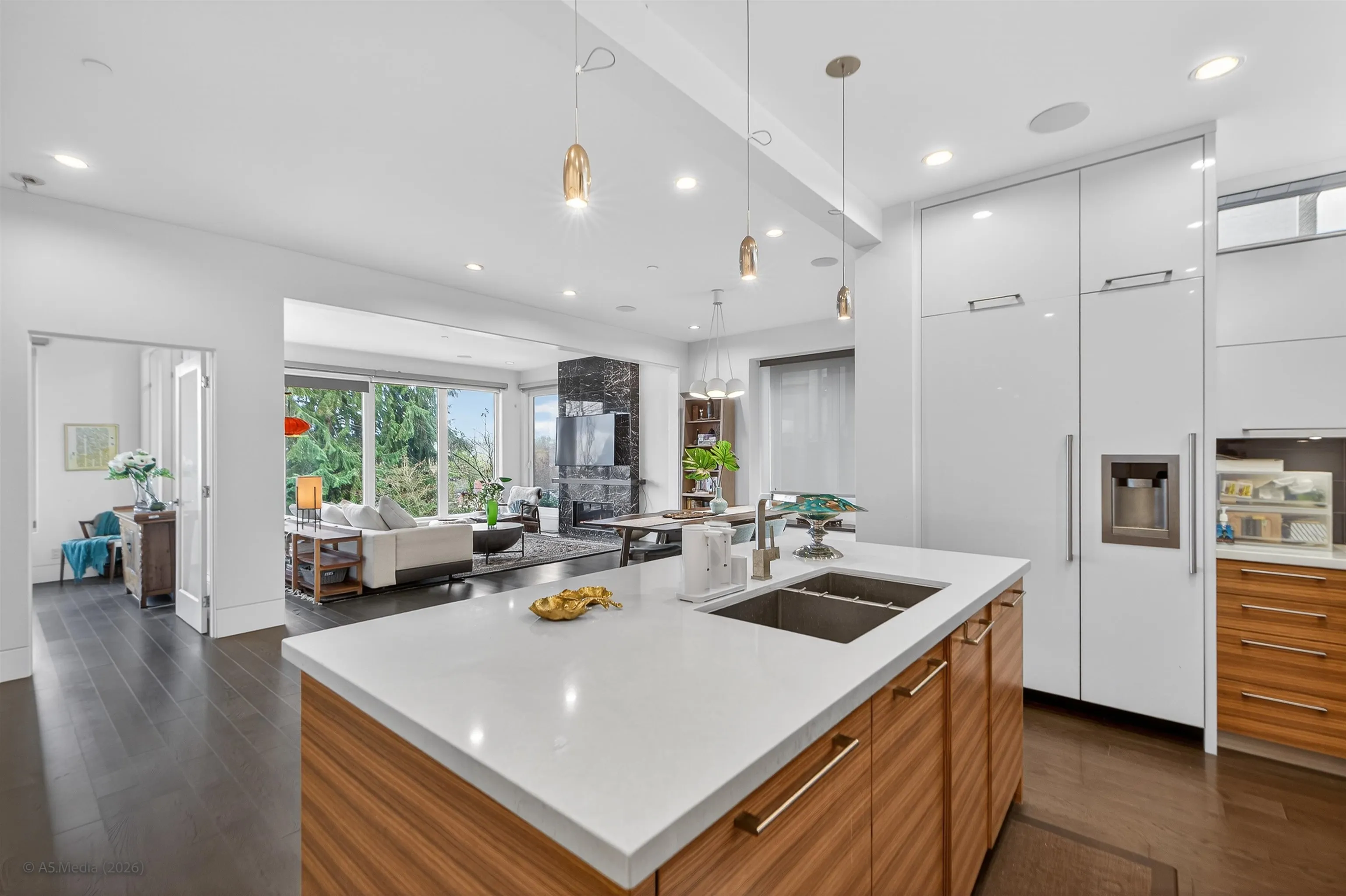 4350 Locarno Crescent