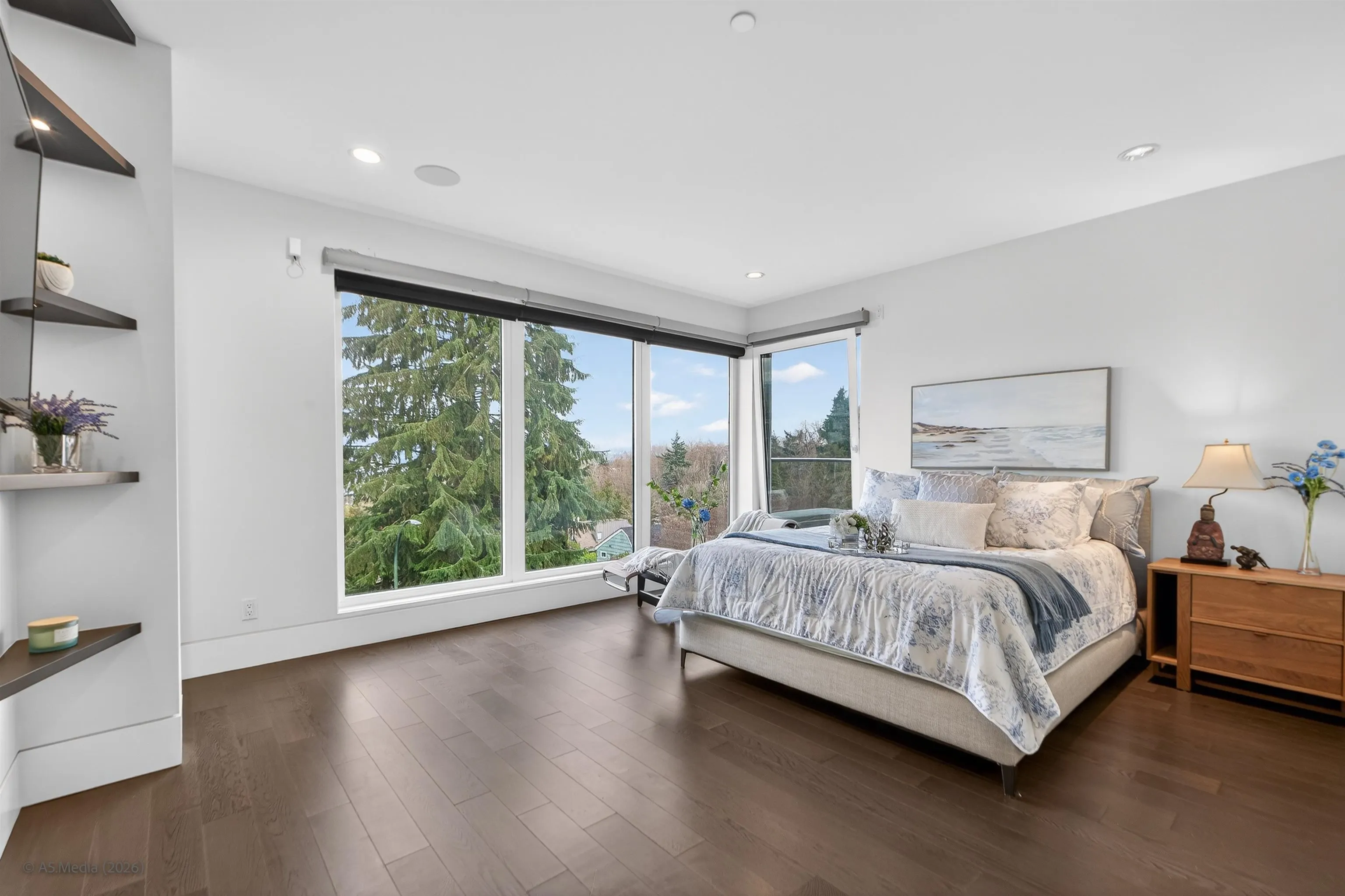 4350 Locarno Crescent