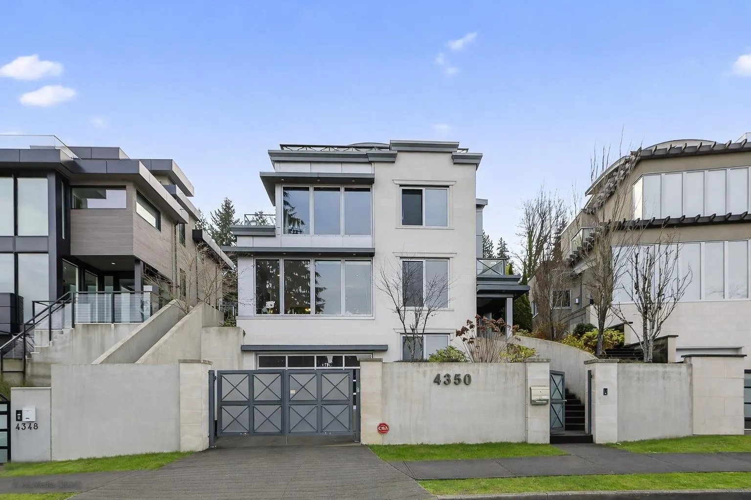 4350 Locarno Crescent