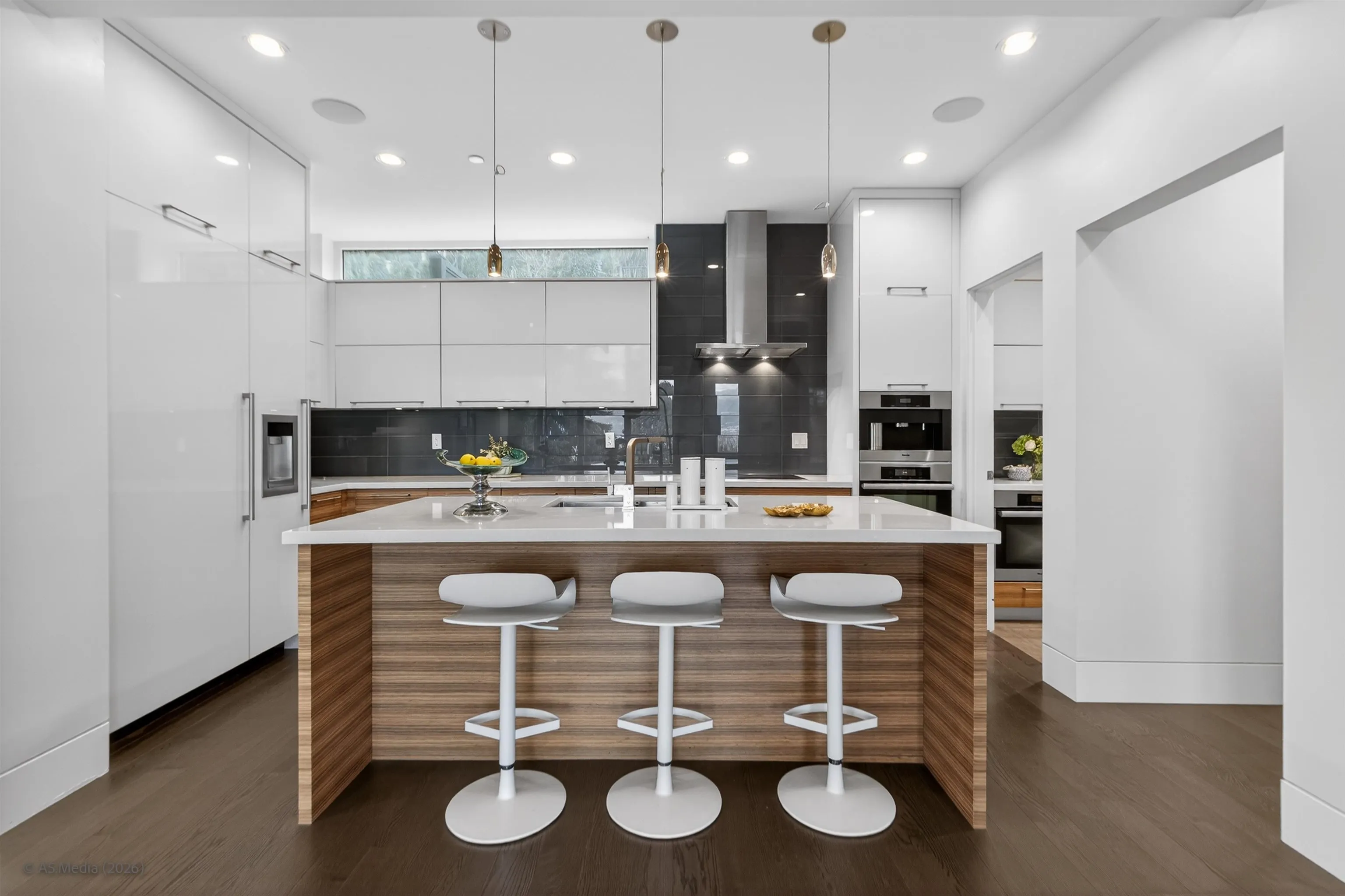 4350 Locarno Crescent