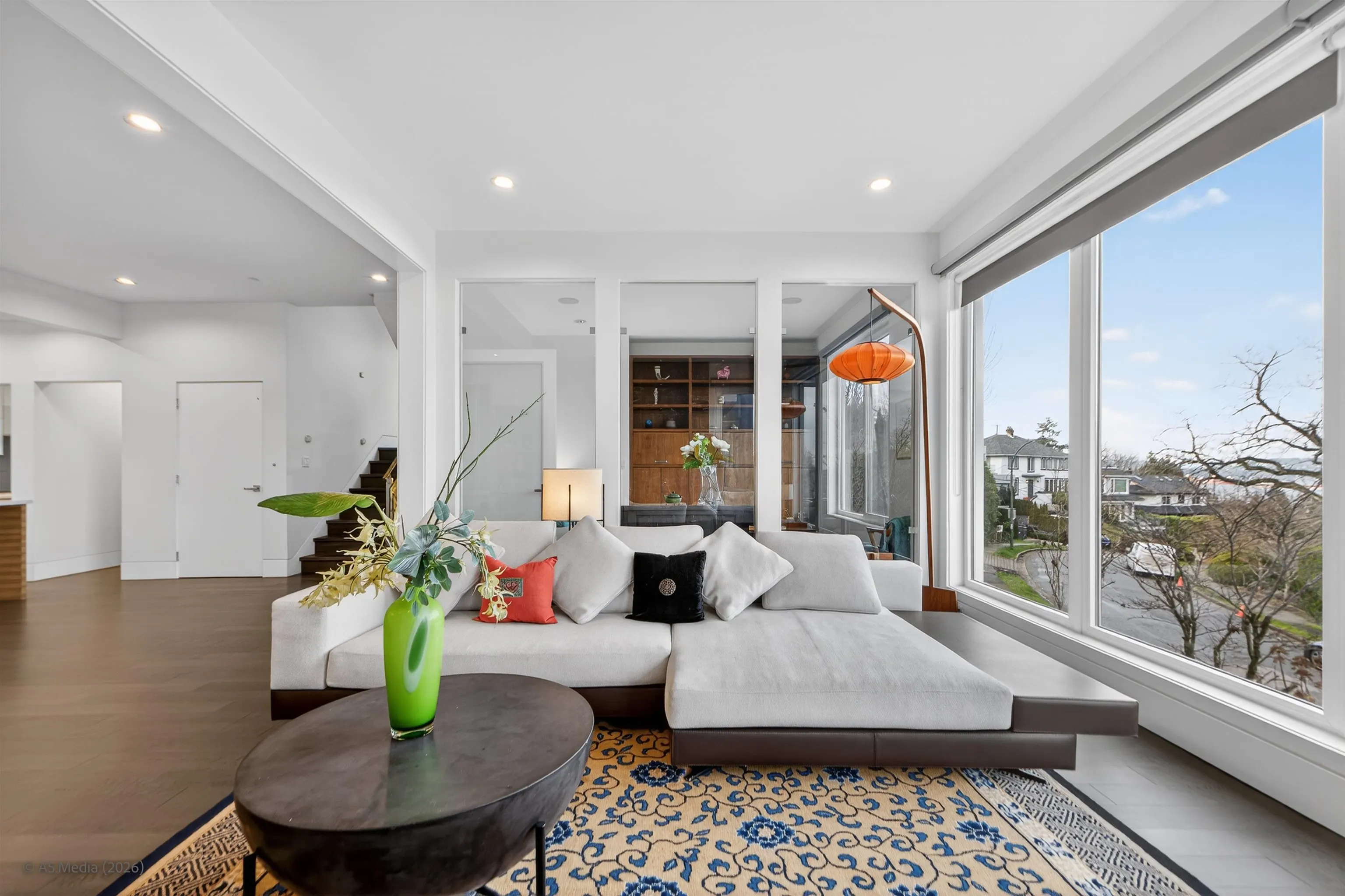 4350 Locarno Crescent