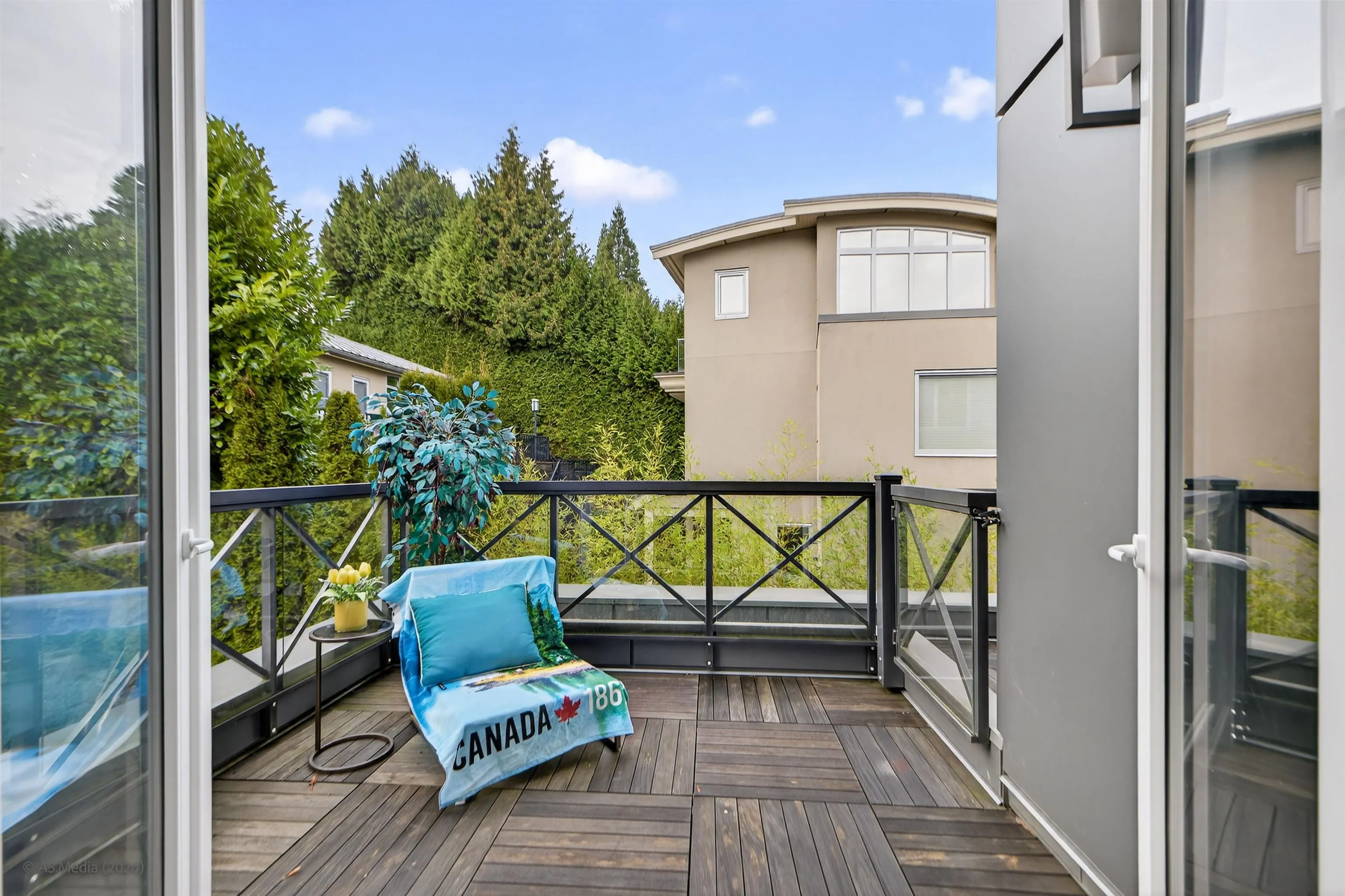 4350 Locarno Crescent