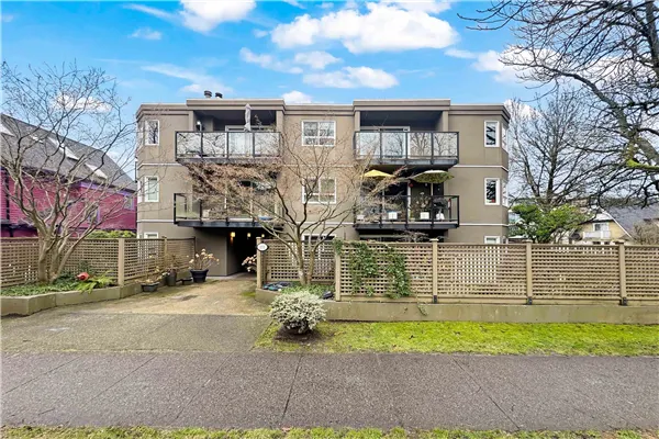 111 W 10th Avenue #205