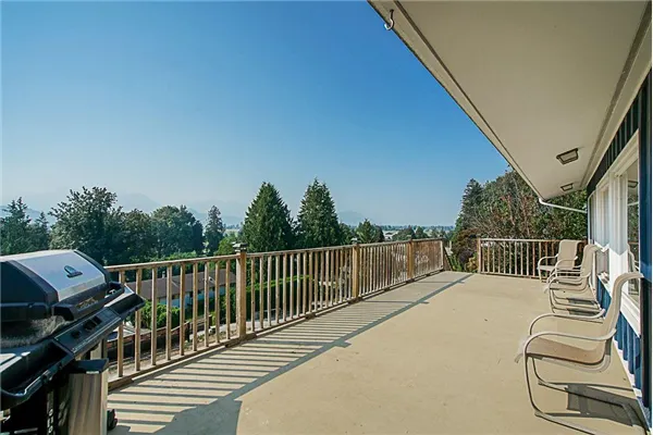 10005 Kenswood Drive