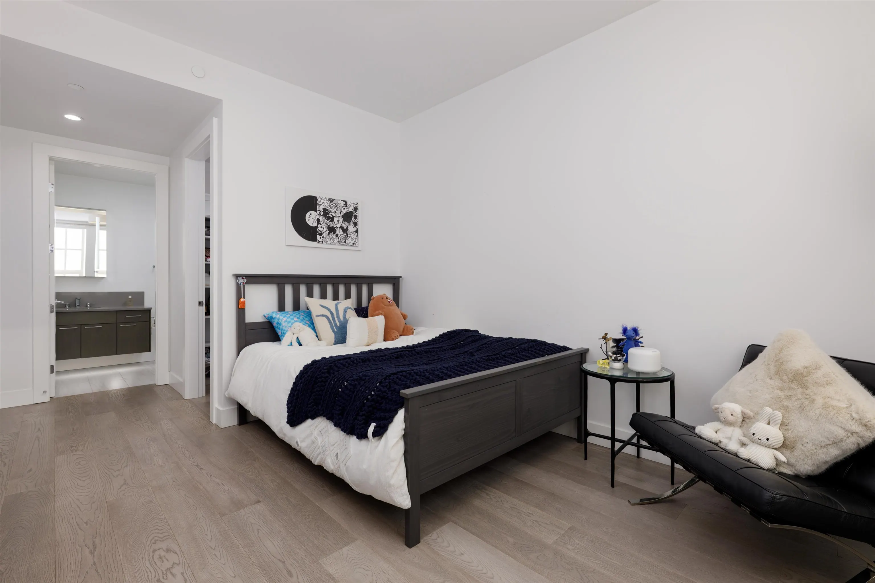 1009 Laurier Avenue #304
