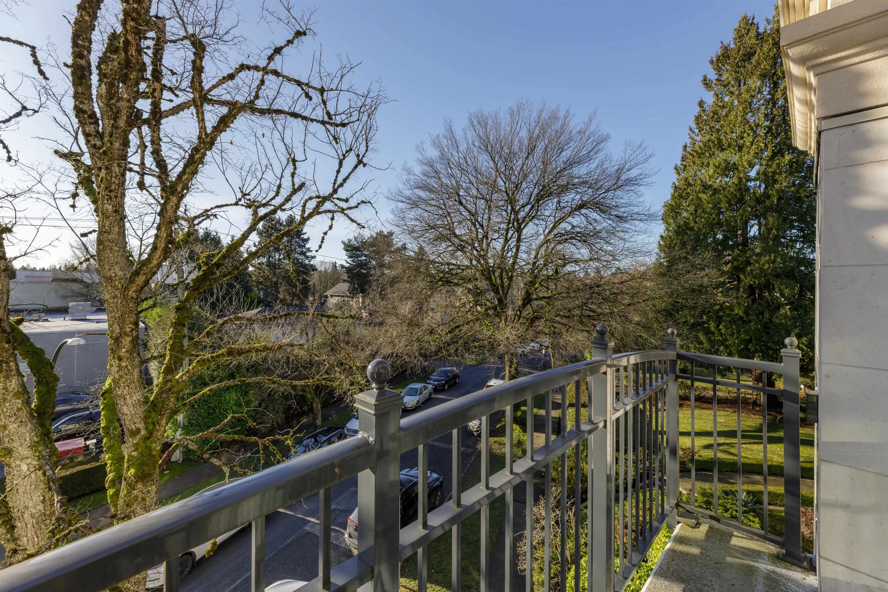 1009 Laurier Avenue #304