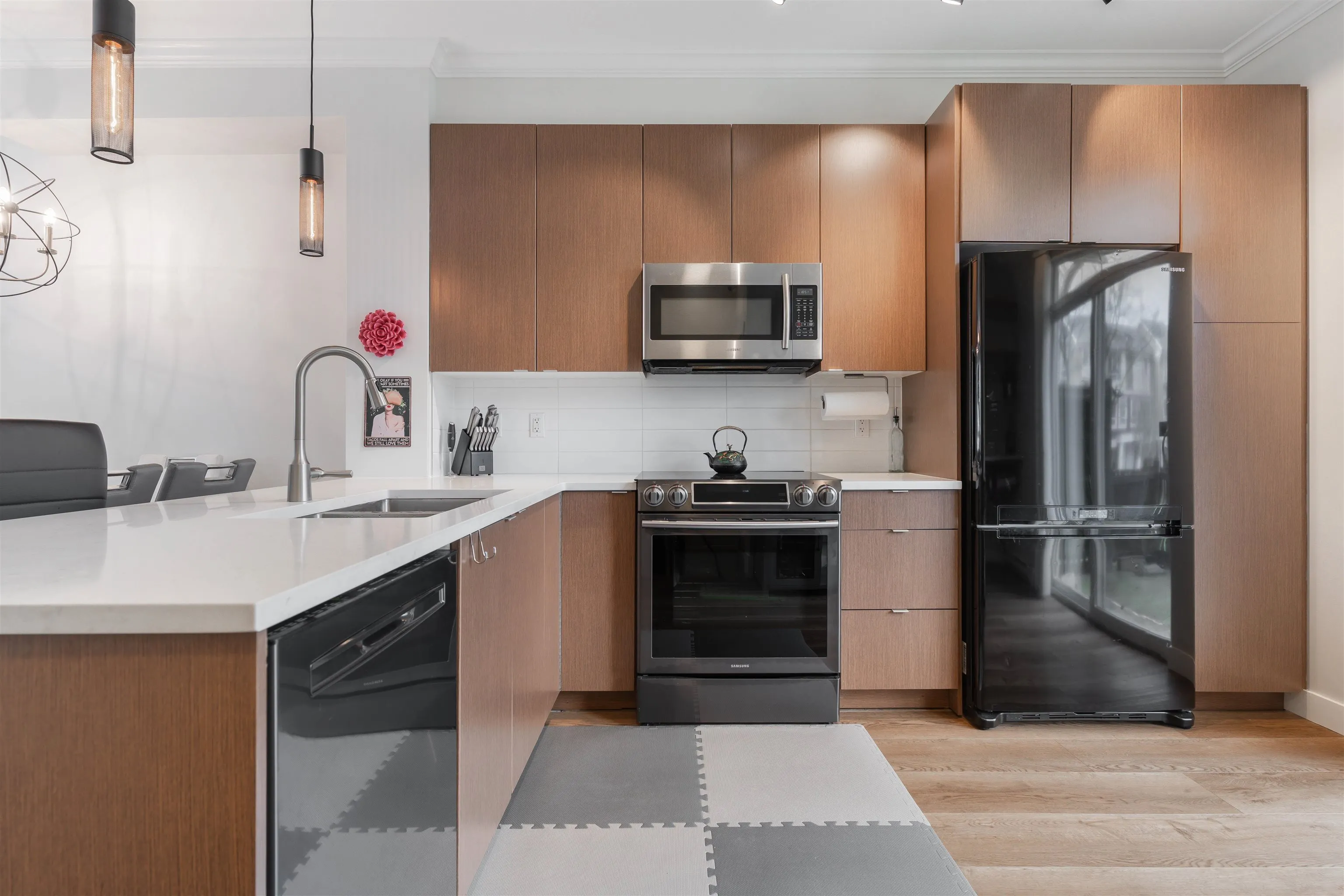 19505 68a Avenue #118