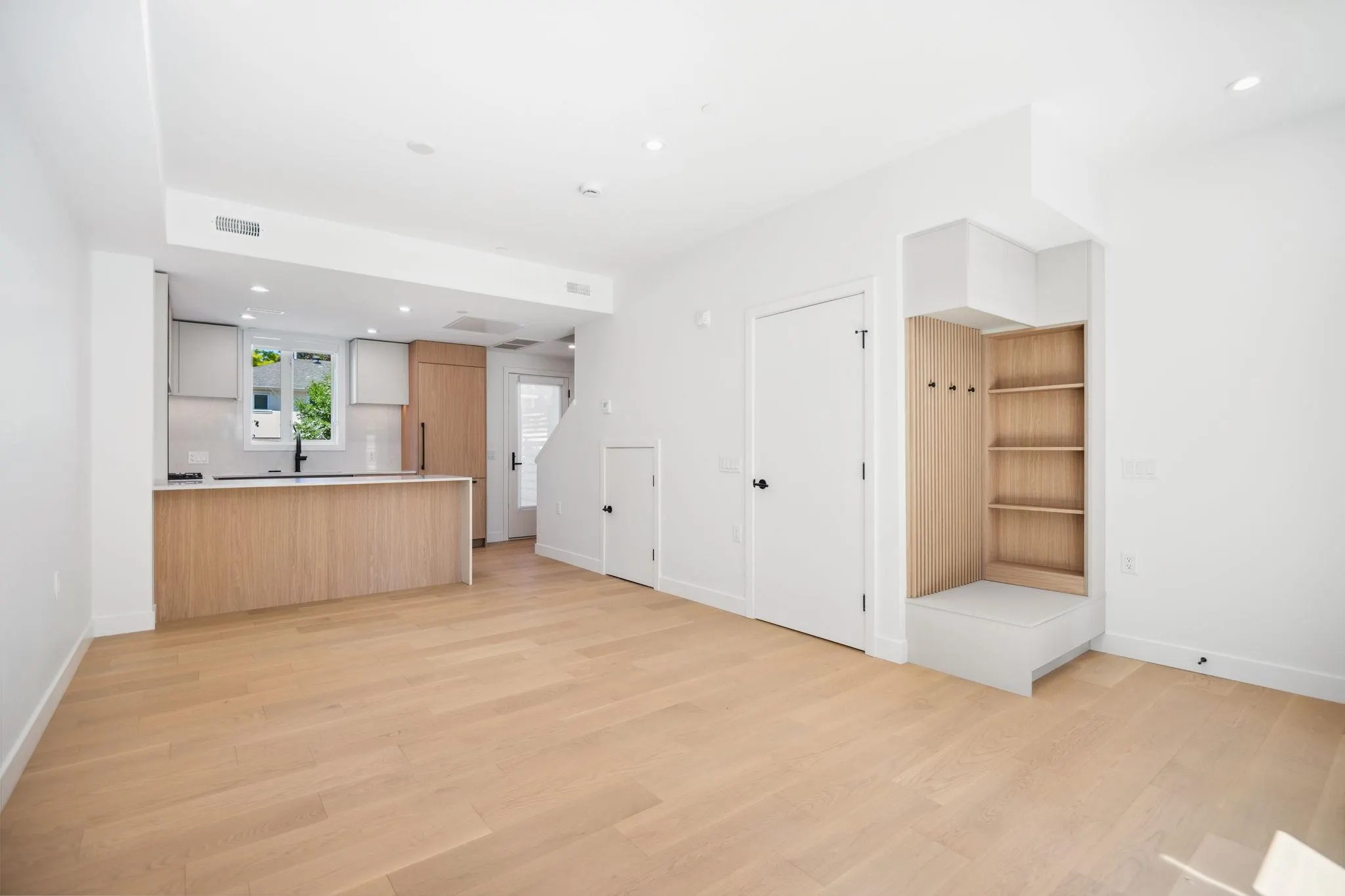 725 W 49 Avenue #123