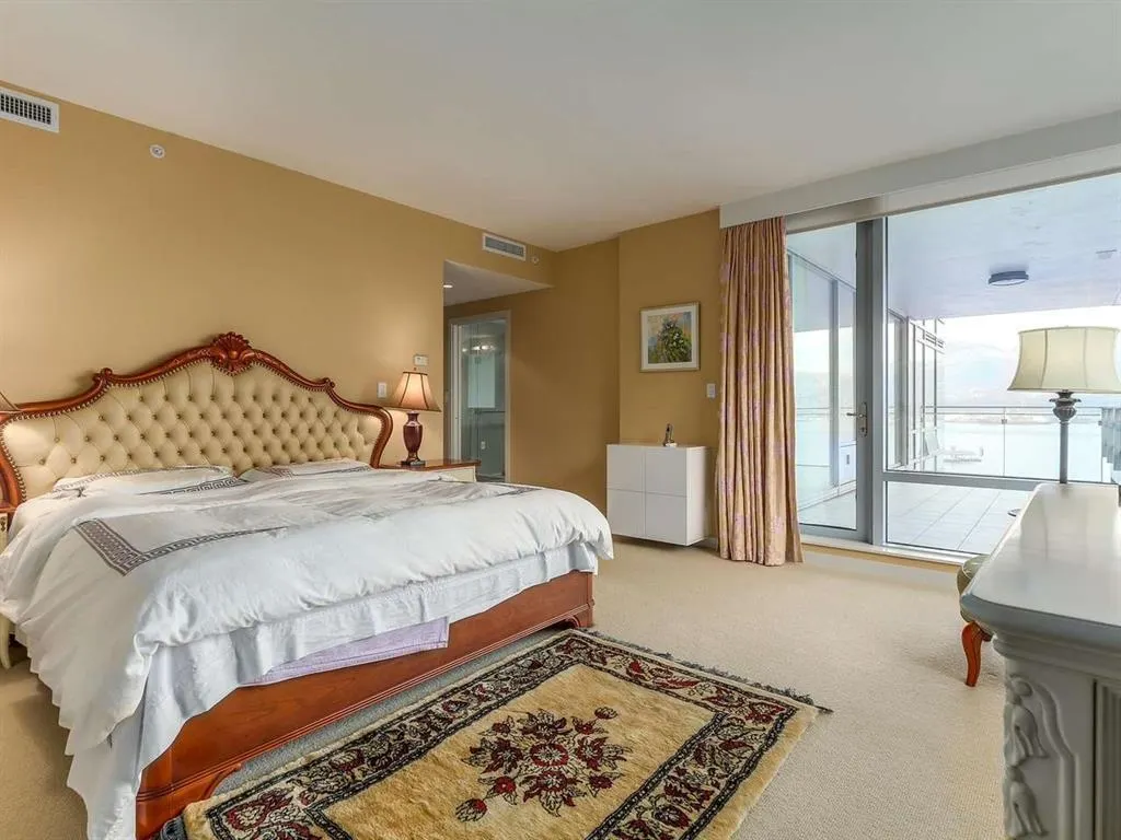 1169 W Cordova Street #1202