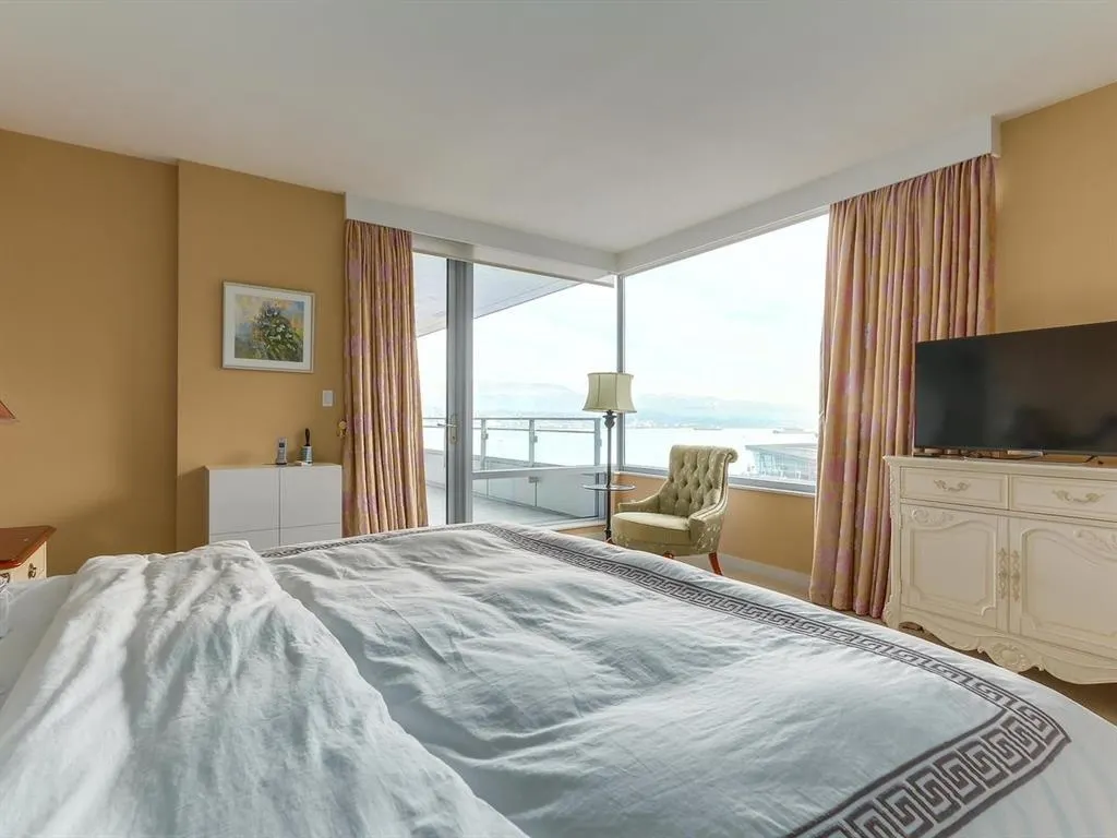 1169 W Cordova Street #1202