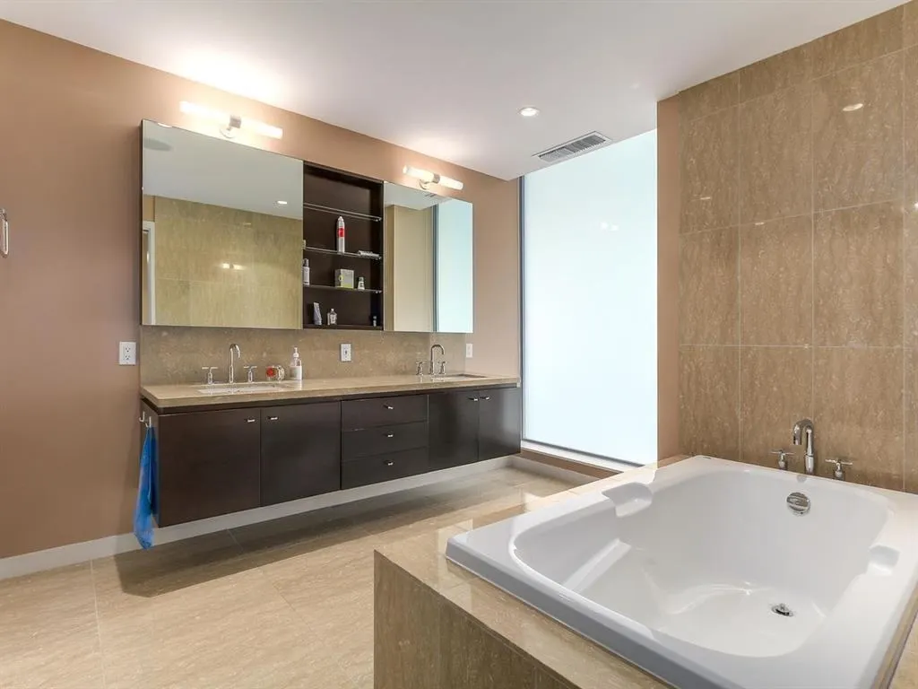 1169 W Cordova Street #1202