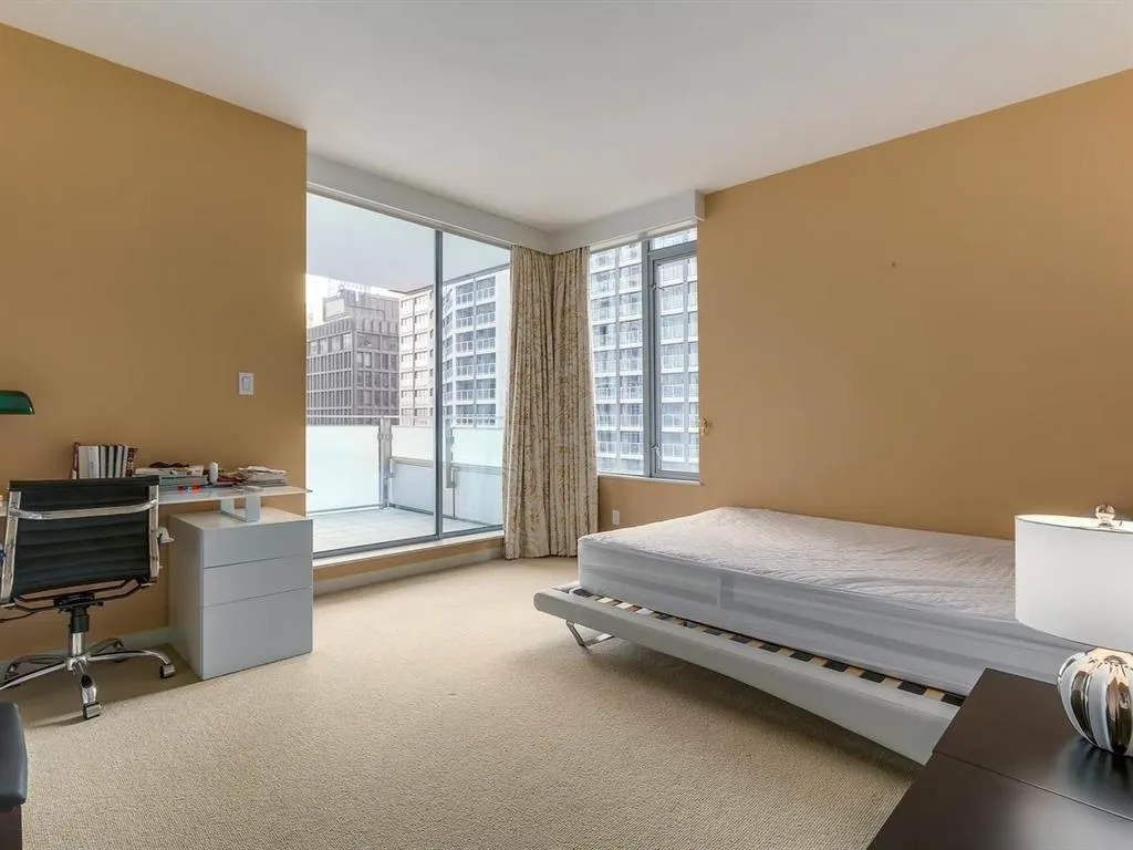 1169 W Cordova Street #1202
