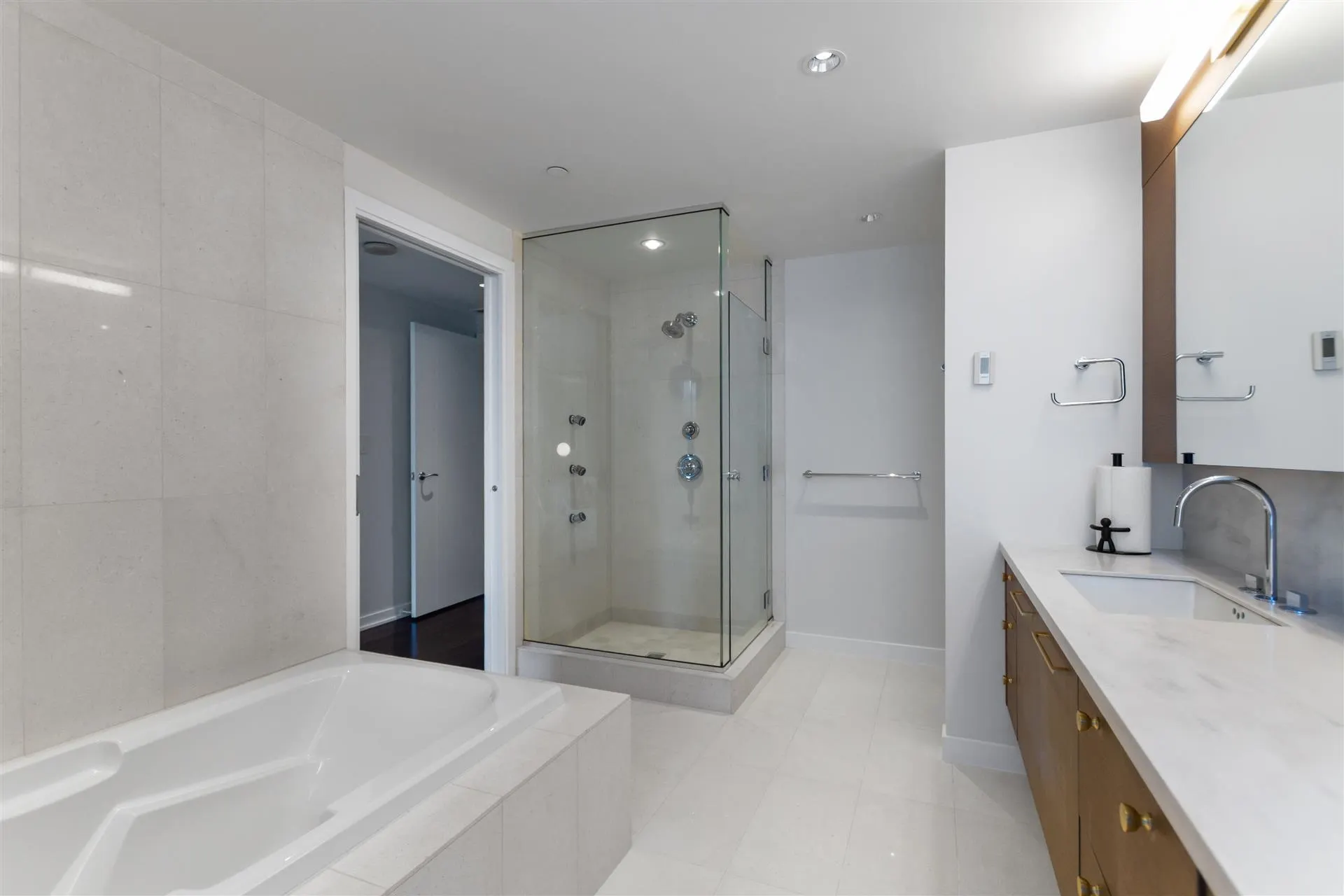 1169 W Cordova Street #1902