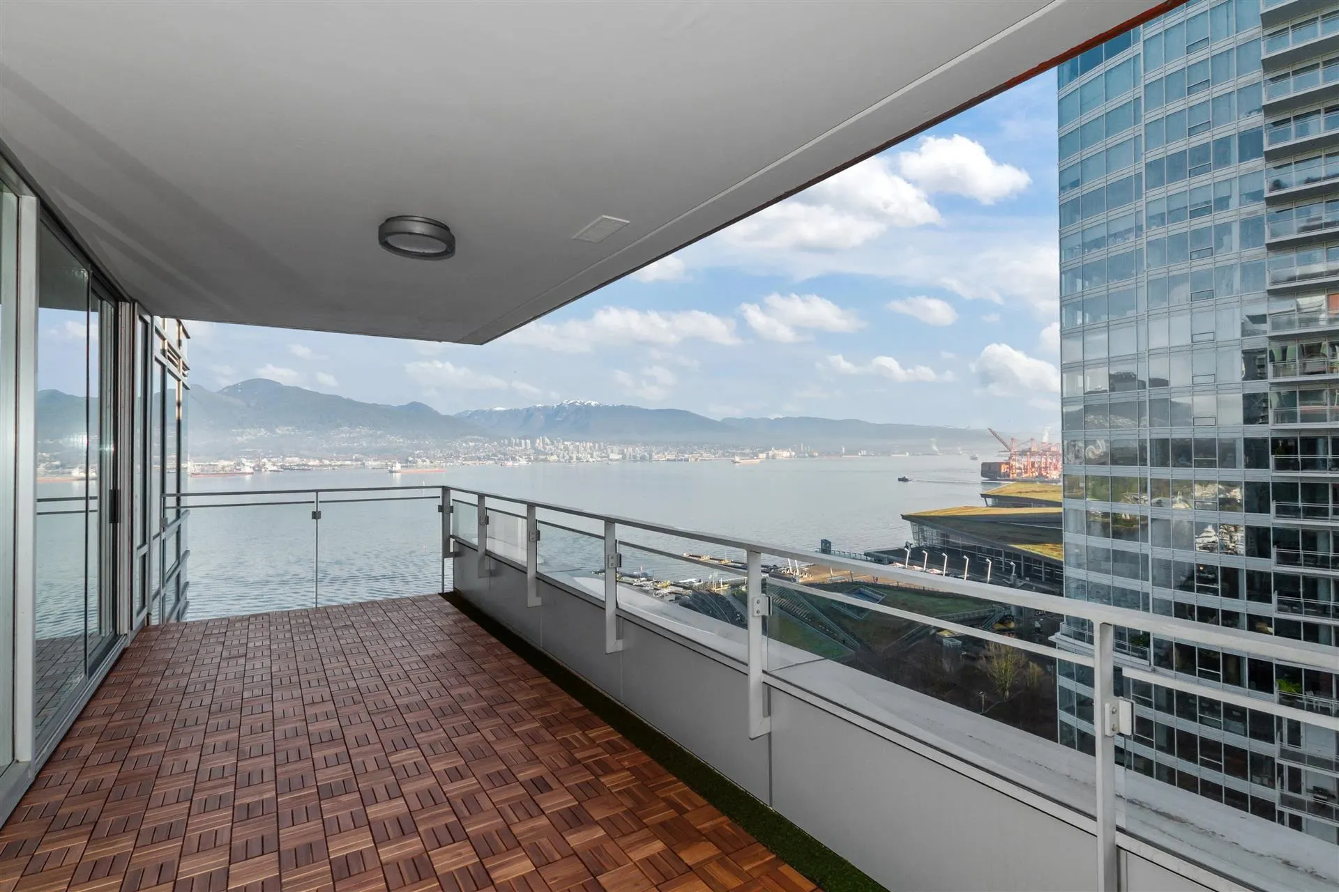 1169 W Cordova Street #1902