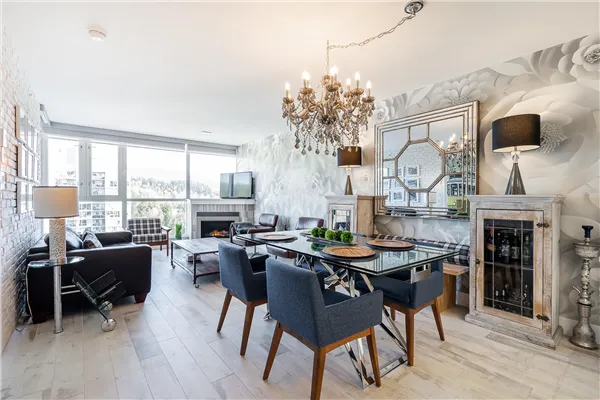 235 Guildford Way #1806