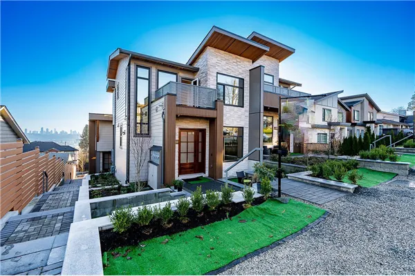 1204 Hammond Avenue #102