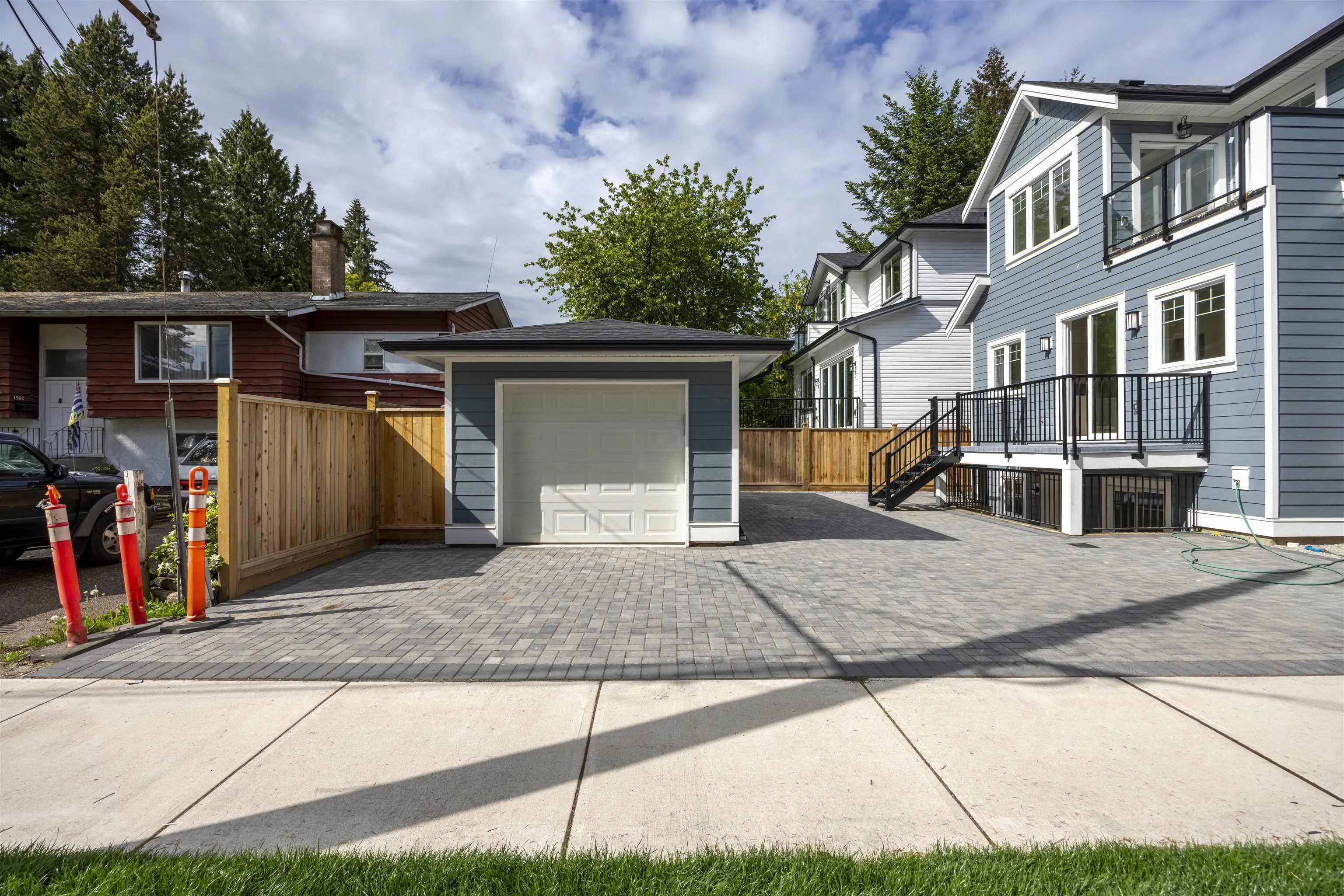 3321 Oxford Street
