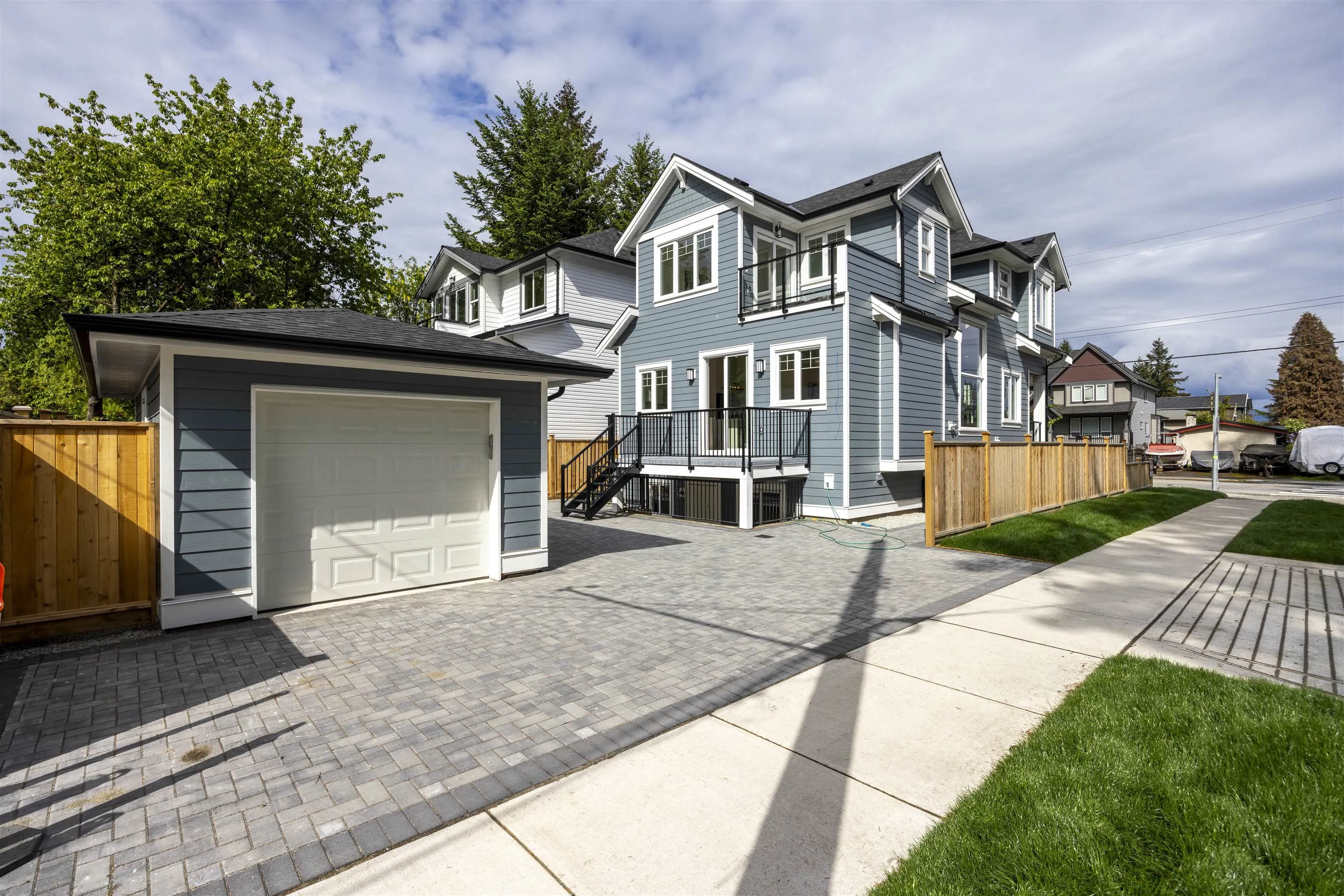 3321 Oxford Street