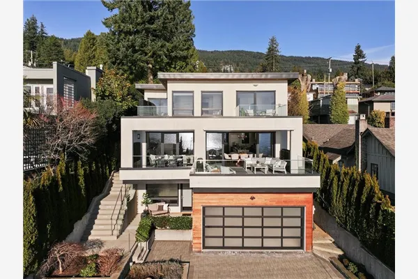 3373 Radcliffe Avenue