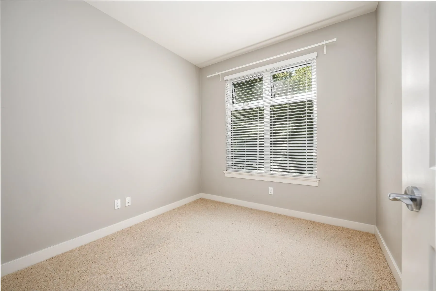 5099 Springs Boulevard #210