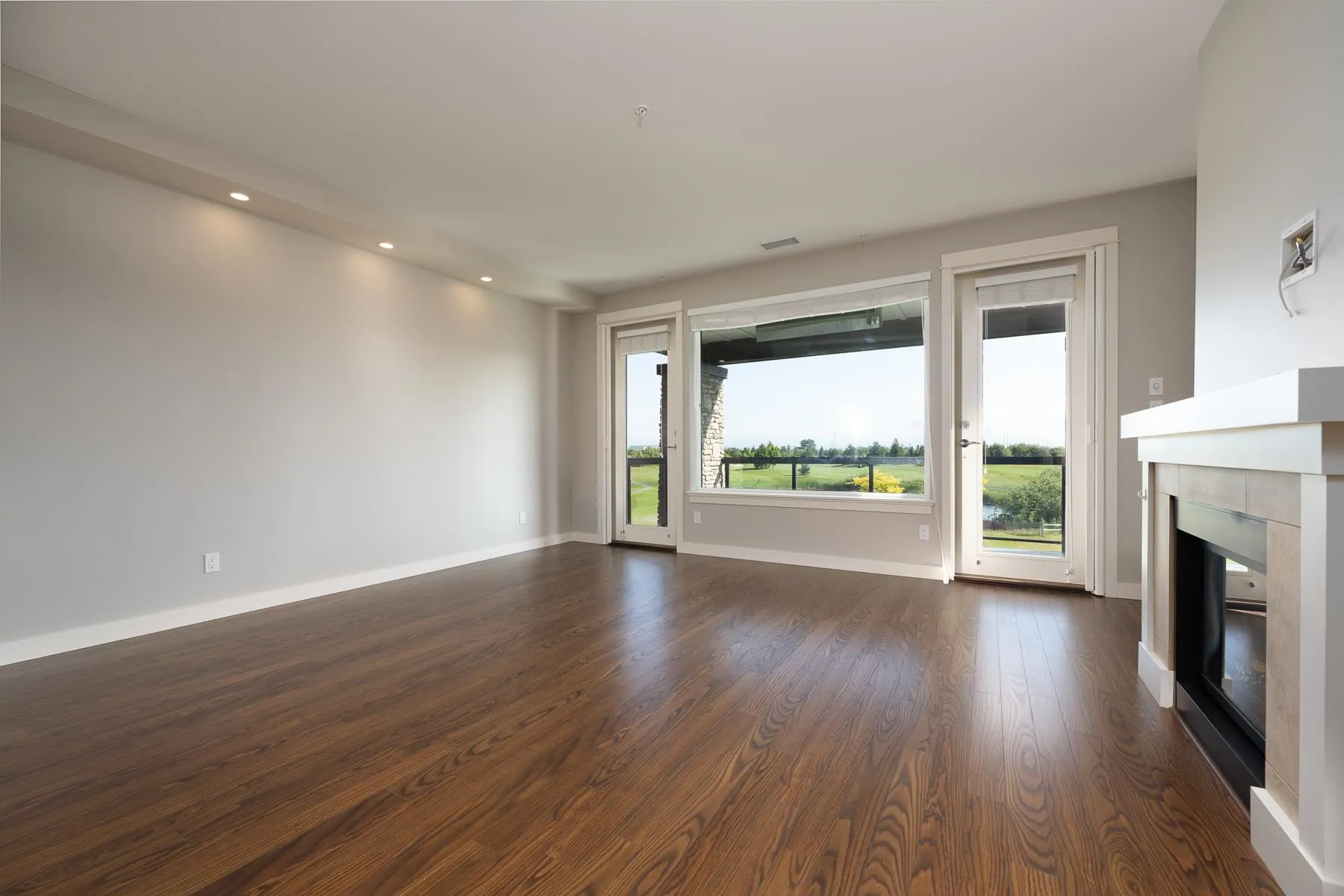 5099 Springs Boulevard #210