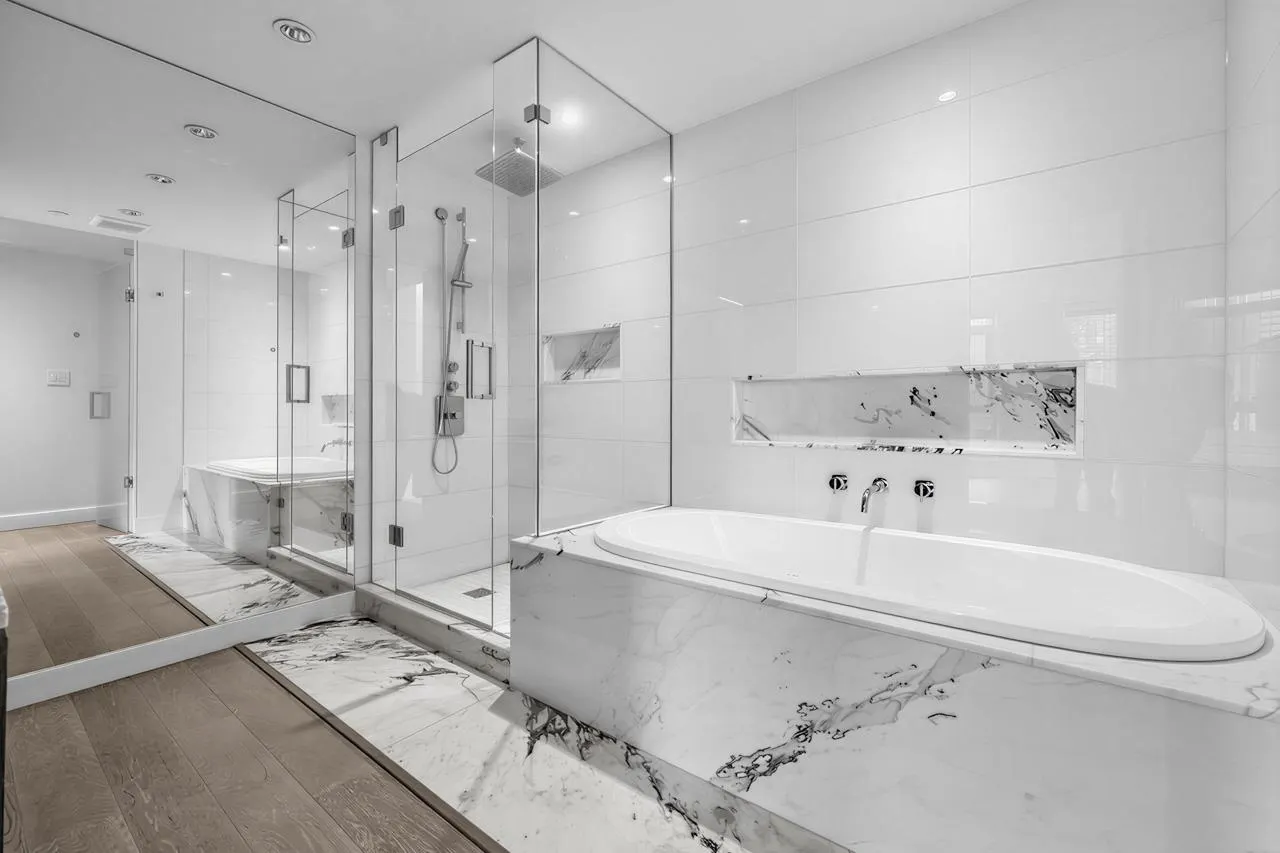 1499 W Pender Street #1202