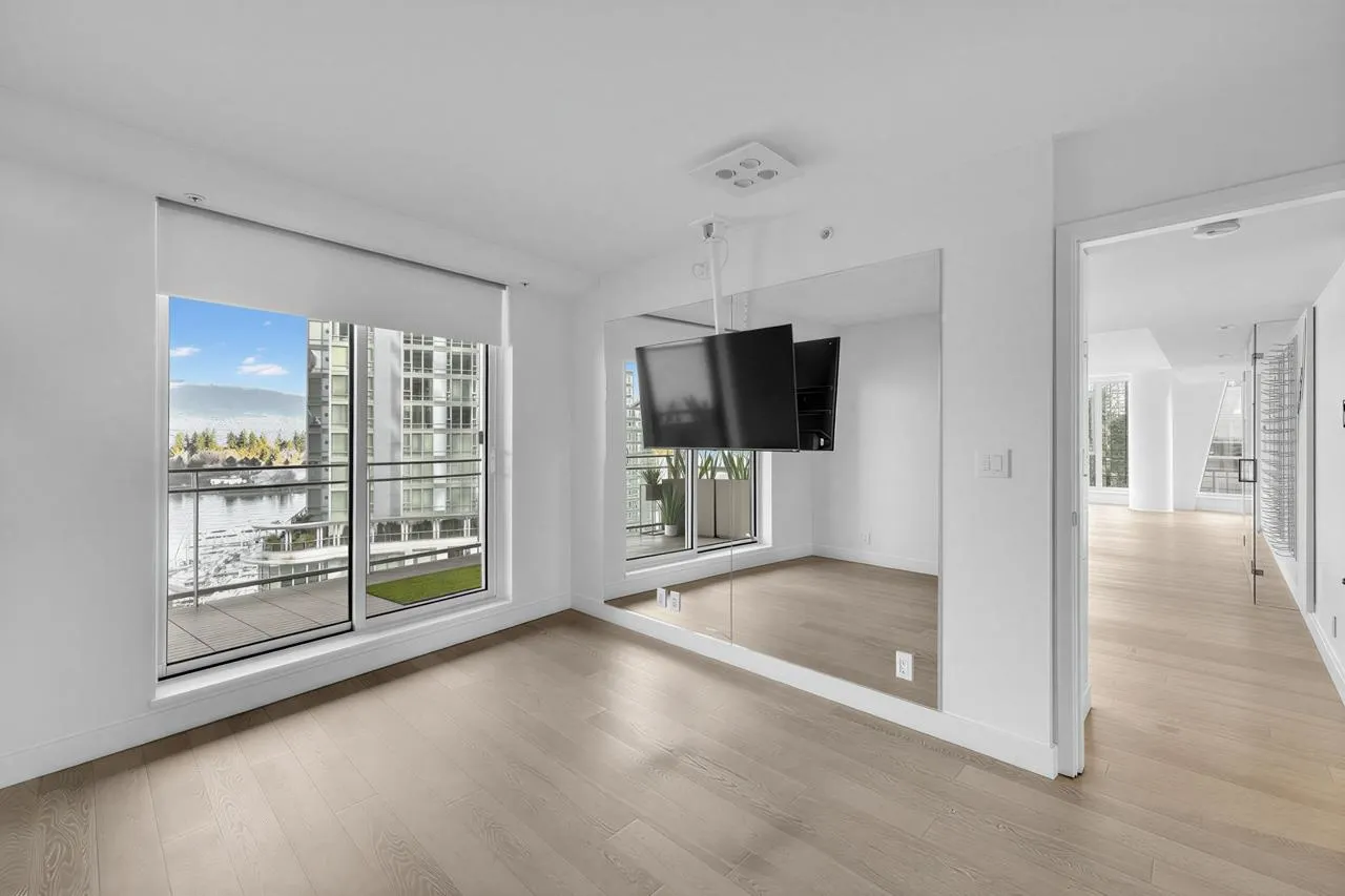 1499 W Pender Street #1202