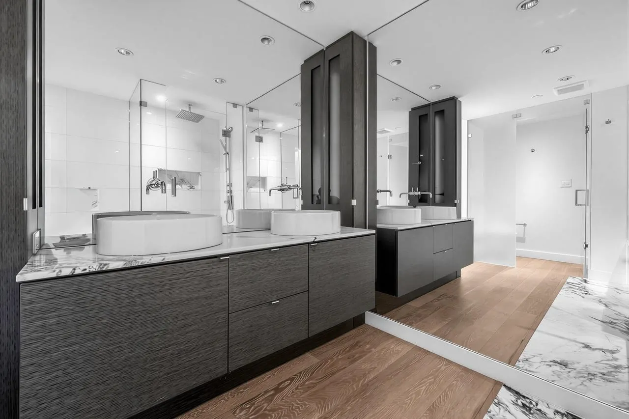 1499 W Pender Street #1202