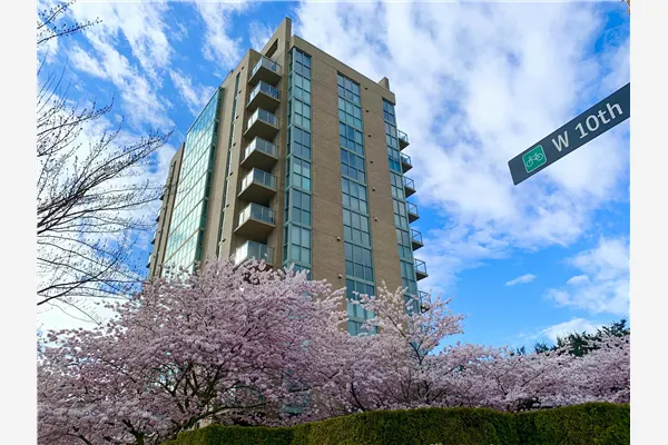 1633 W 10th Avenue #403