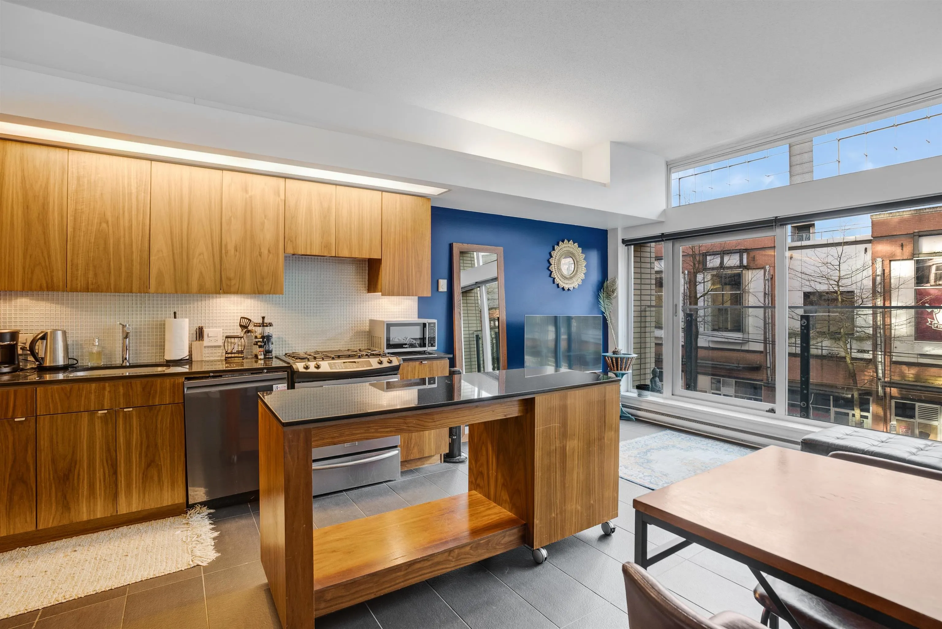 33 W Pender Street #309
