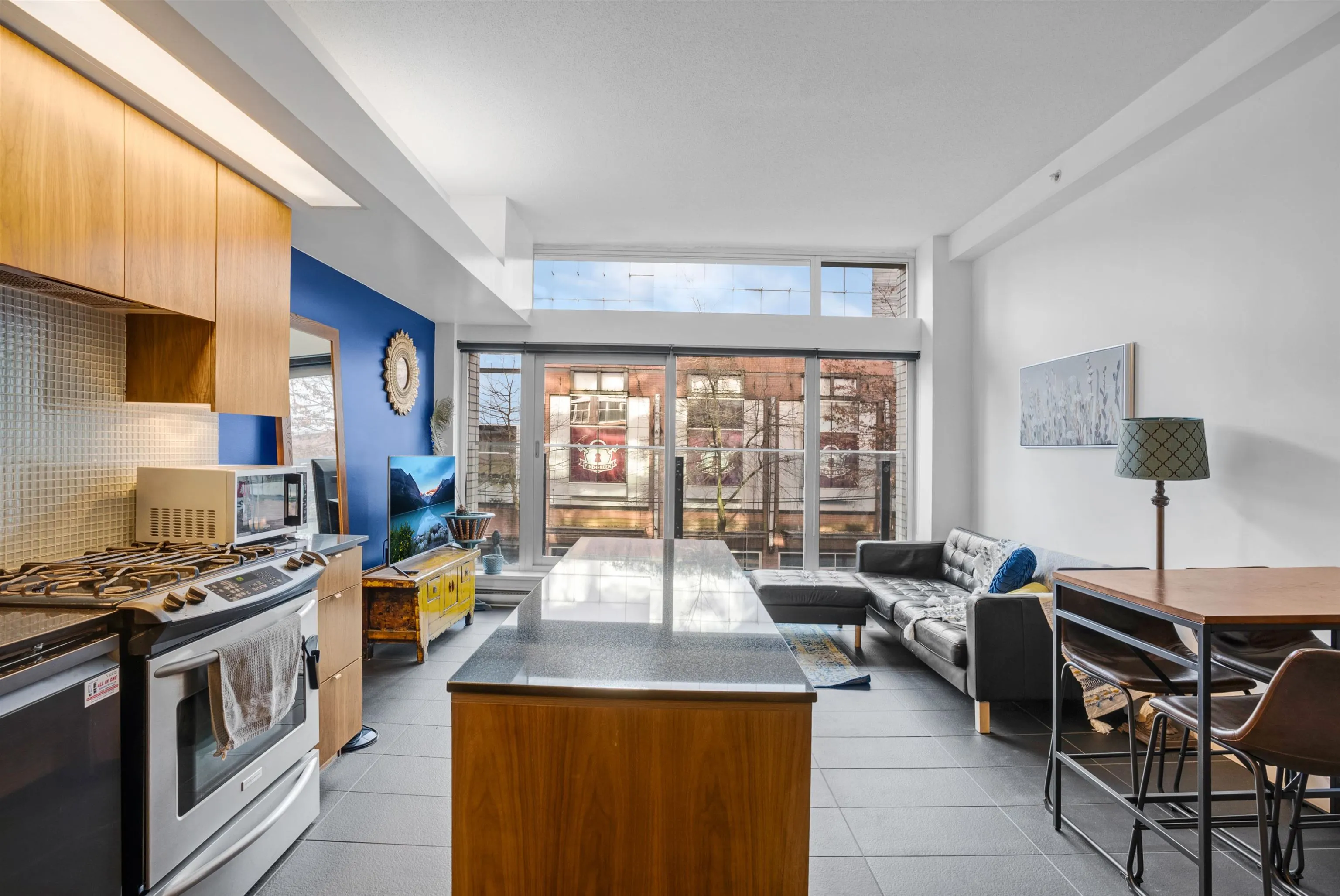 33 W Pender Street #309