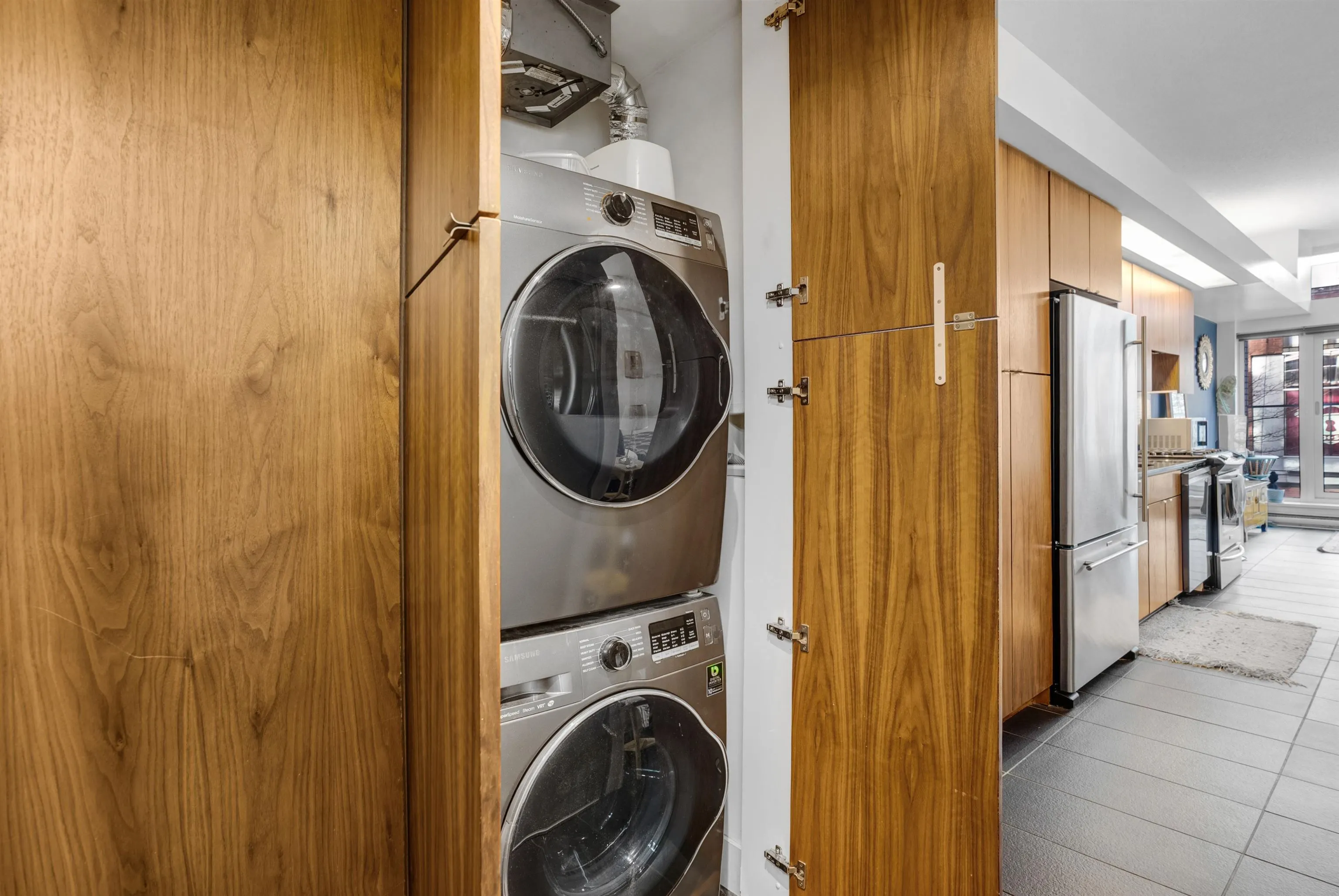 33 W Pender Street #309