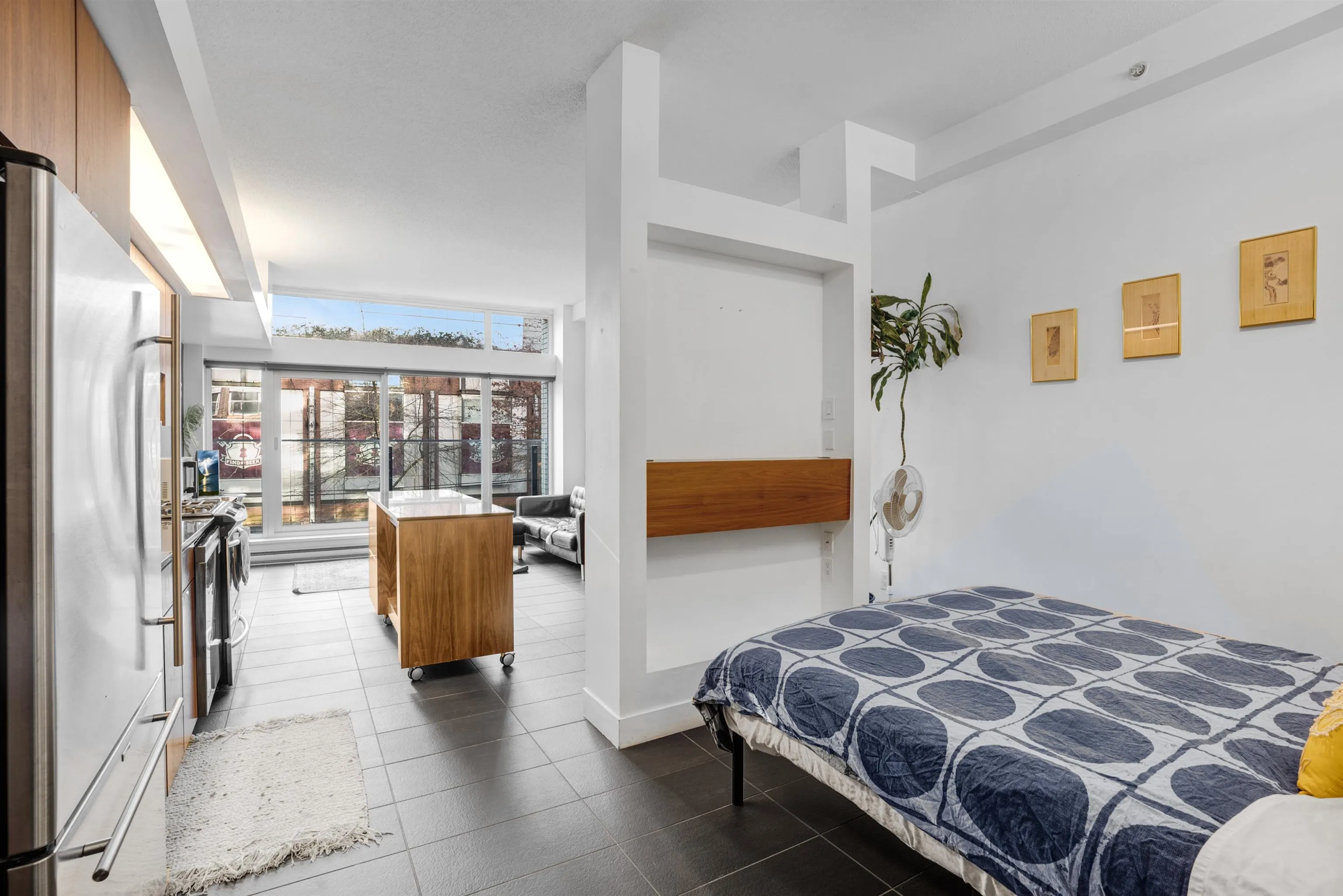 33 W Pender Street #309
